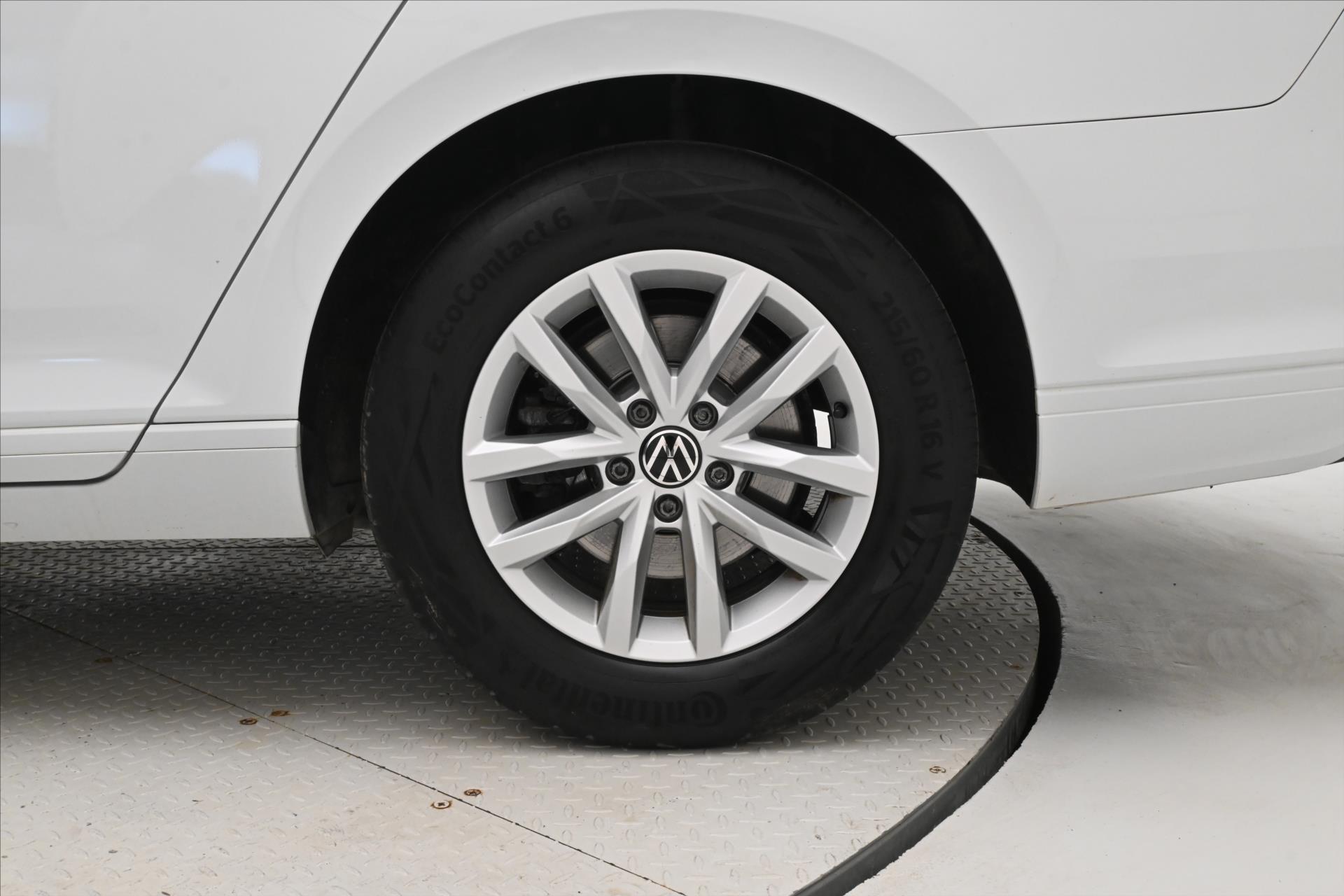 Hlavní fotografie vozu Volkswagen Passat 2,0 TDI 110 kW DSG Business Záruka až 5 let (33)