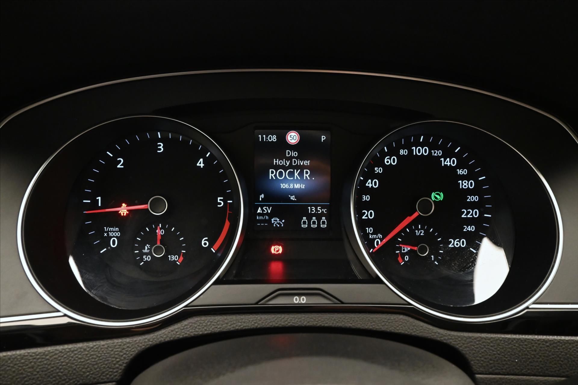 Hlavní fotografie vozu Volkswagen Passat 2,0 TDI 110KW DSG BUSINESS Záruka až 5 let (16)