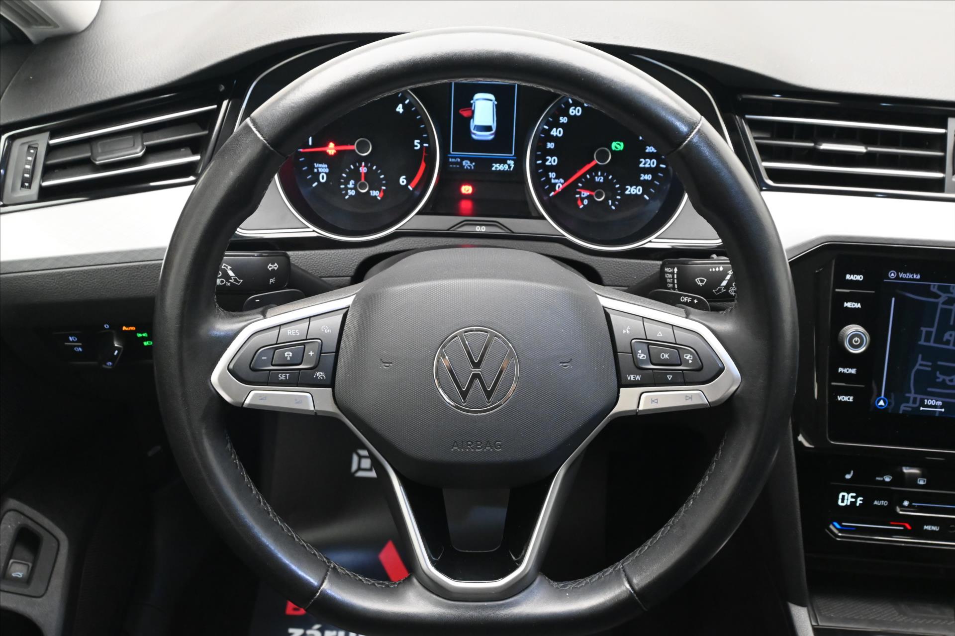 Hlavní fotografie vozu Volkswagen Passat 2,0 TDI 110KW DSG BUSINESS Záruka až 5 let (18)