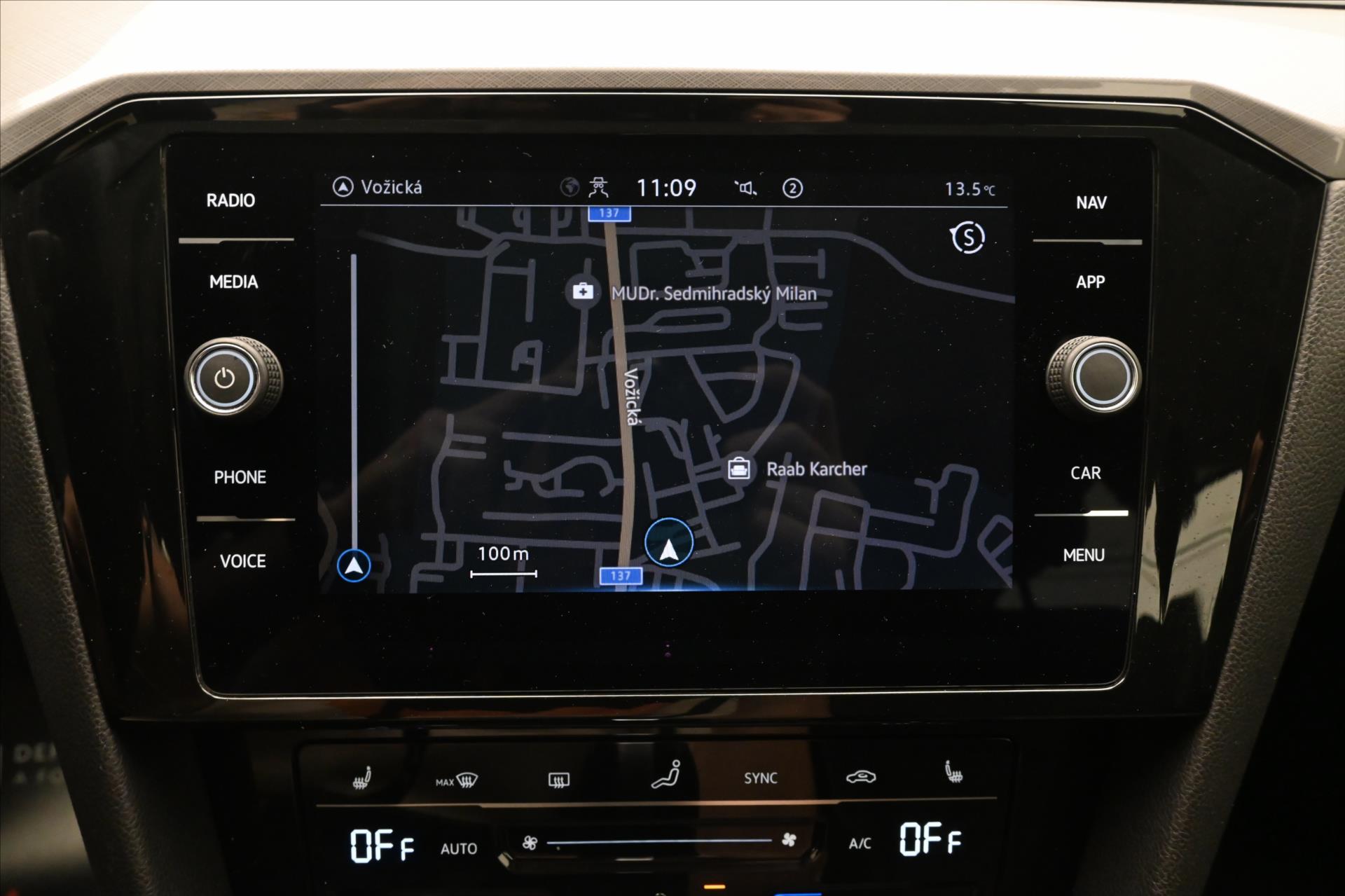 Hlavní fotografie vozu Volkswagen Passat 2,0 TDI 110KW DSG BUSINESS Záruka až 5 let (20)