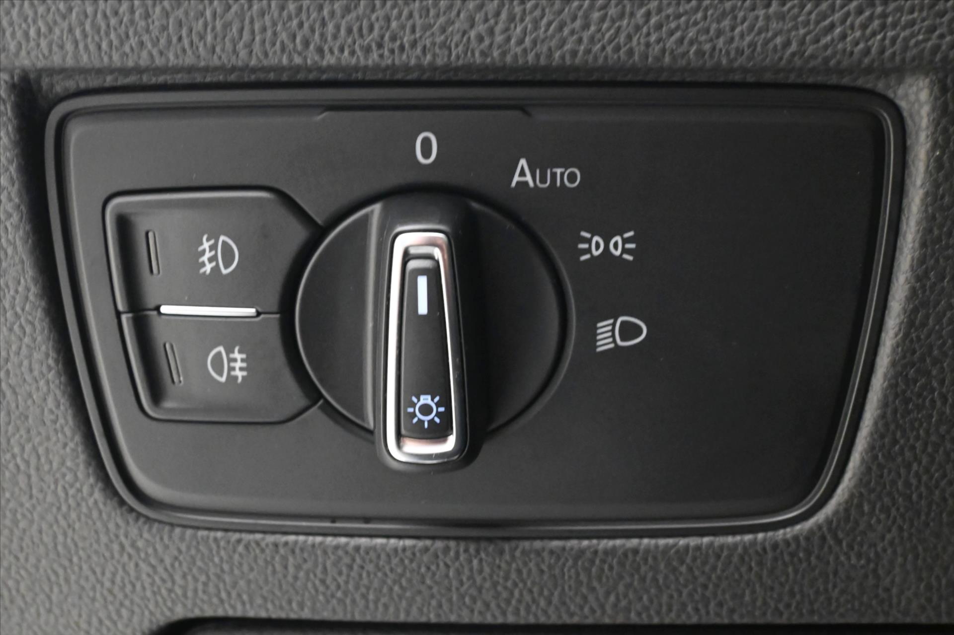 Hlavní fotografie vozu Volkswagen Passat 2,0 TDI 110KW DSG BUSINESS Záruka až 5 let (27)