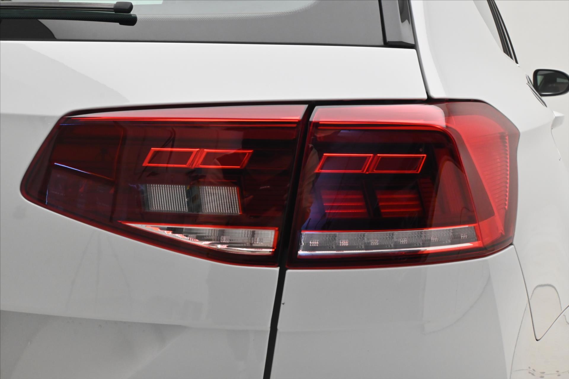 Hlavní fotografie vozu Volkswagen Passat 2,0 TDI 110KW DSG BUSINESS Záruka až 5 let (30)