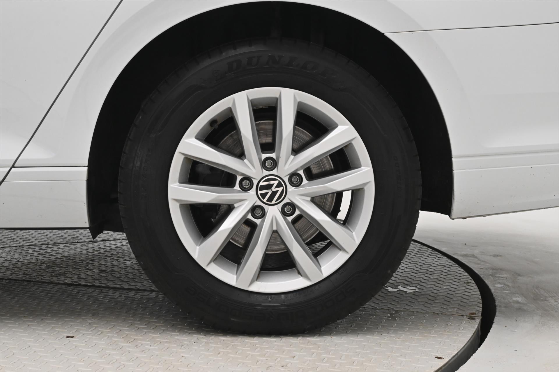 Hlavní fotografie vozu Volkswagen Passat 2,0 TDI 110KW DSG BUSINESS Záruka až 5 let (31)