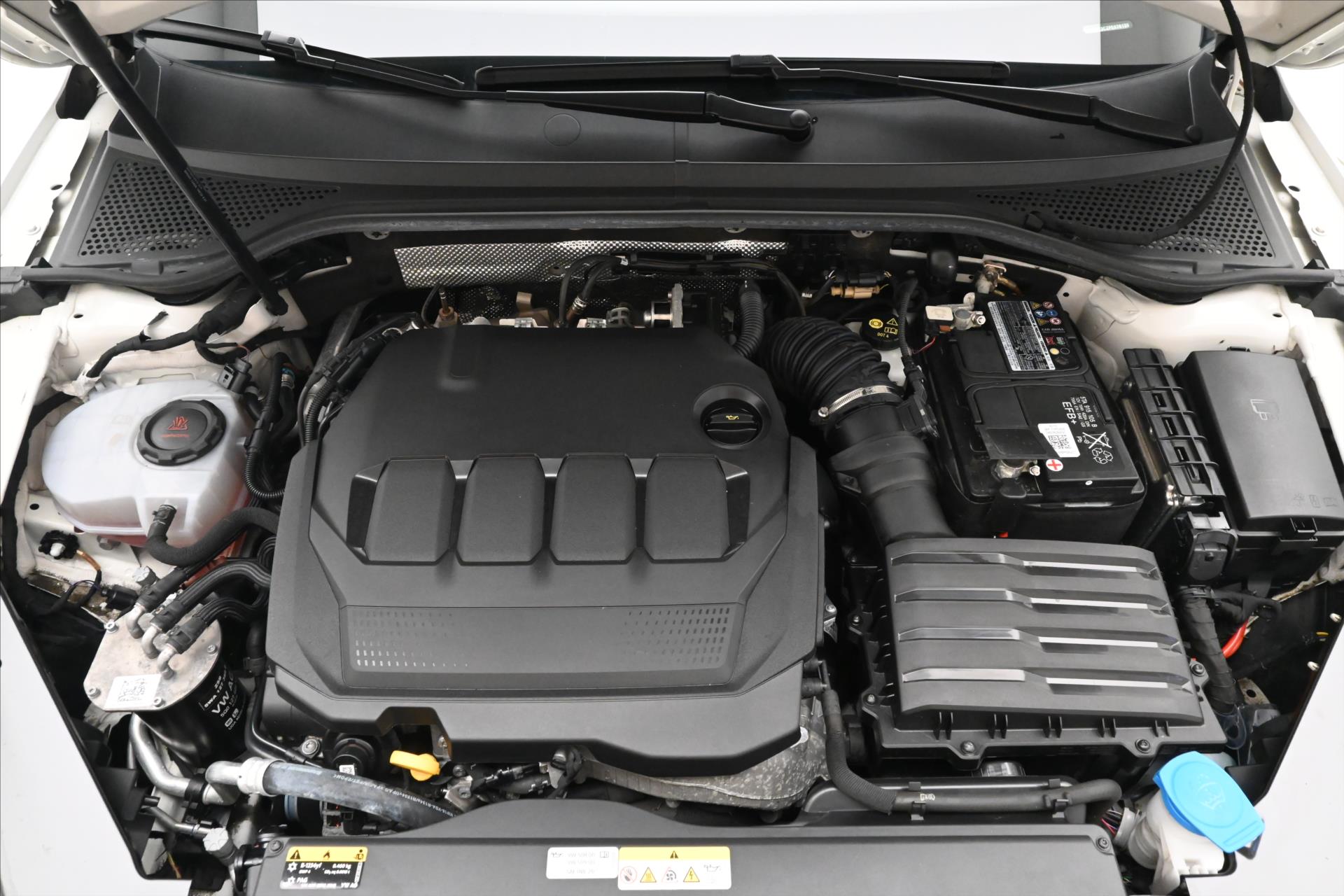 Hlavní fotografie vozu Volkswagen Passat 2,0 TDI 110KW DSG BUSINESS Záruka až 5 let (9)