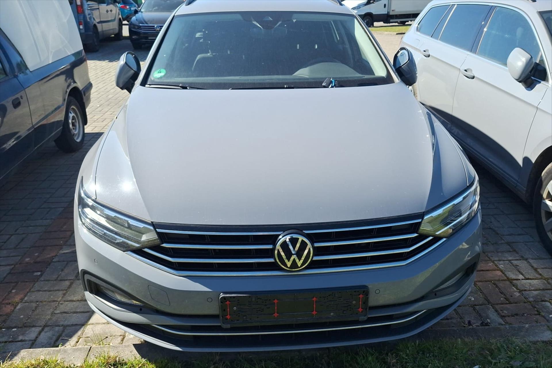 Hlavní fotografie vozu Volkswagen Passat 2,0 TDI 110 kW DSG BUSINESS VŮZ PŘIPRAVUJEME K PRODEJI (1)