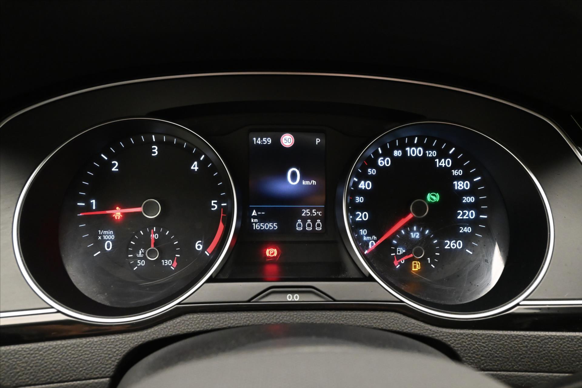 Hlavní fotografie vozu Volkswagen Passat 2,0 TDI 110kW DSG Business Záruka ža 5 let (16)