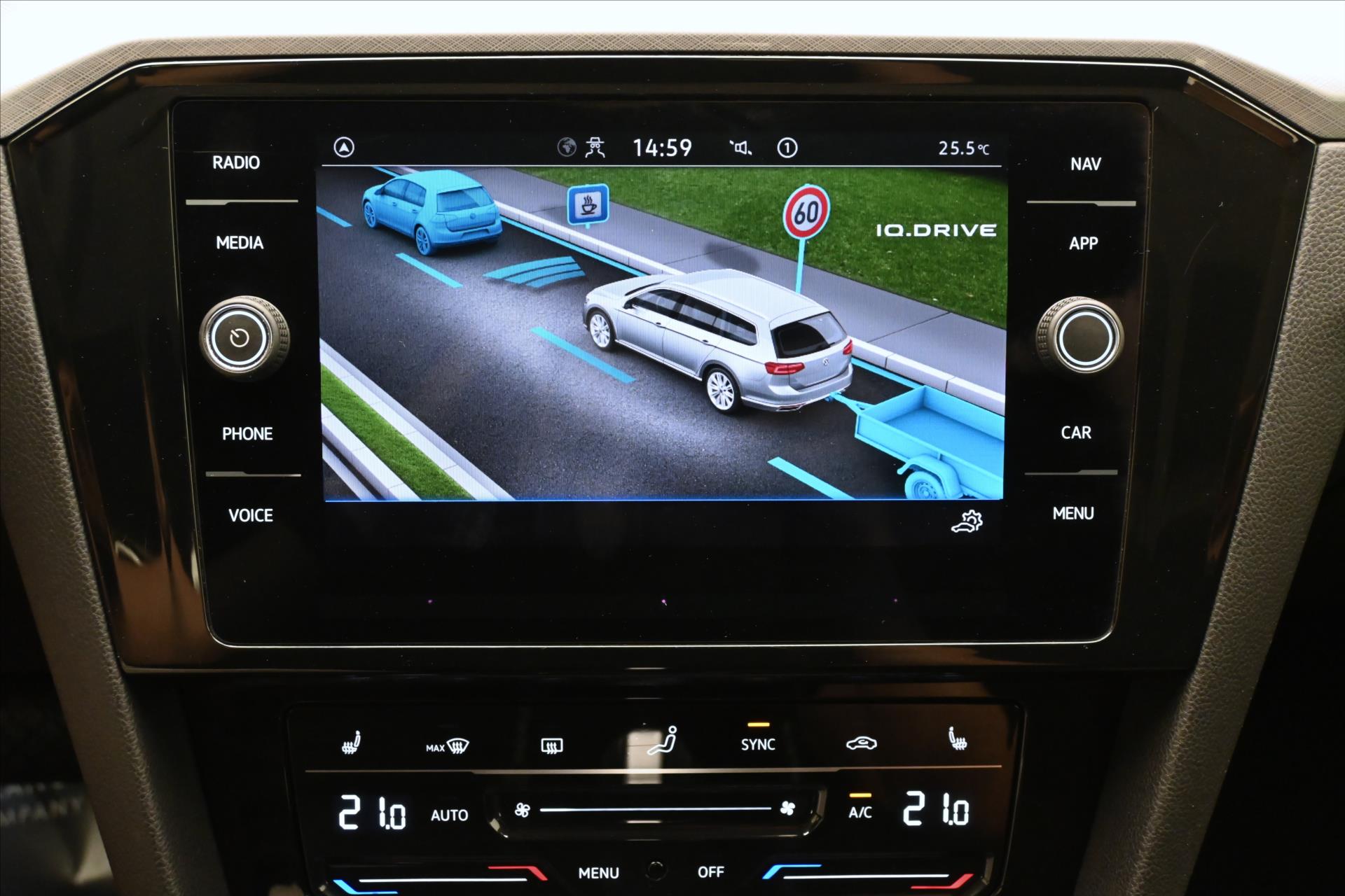 Hlavní fotografie vozu Volkswagen Passat 2,0 TDI 110kW DSG Business Záruka ža 5 let (19)