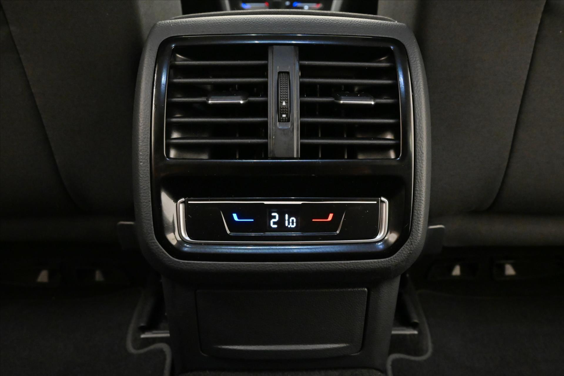 Hlavní fotografie vozu Volkswagen Passat 2,0 TDI 110kW DSG Business Záruka ža 5 let (22)