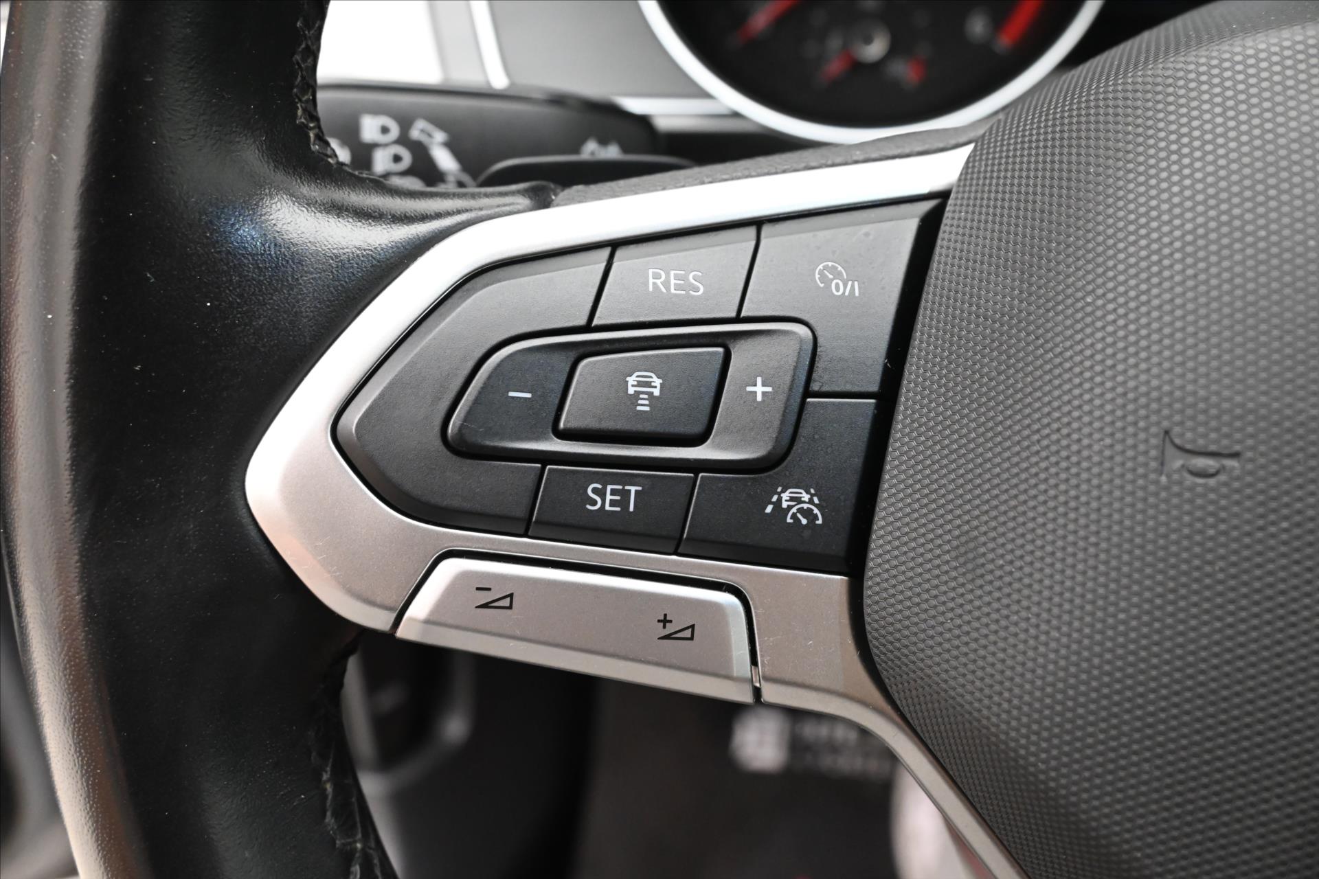 Hlavní fotografie vozu Volkswagen Passat 2,0 TDI 110kW DSG Business Záruka ža 5 let (24)