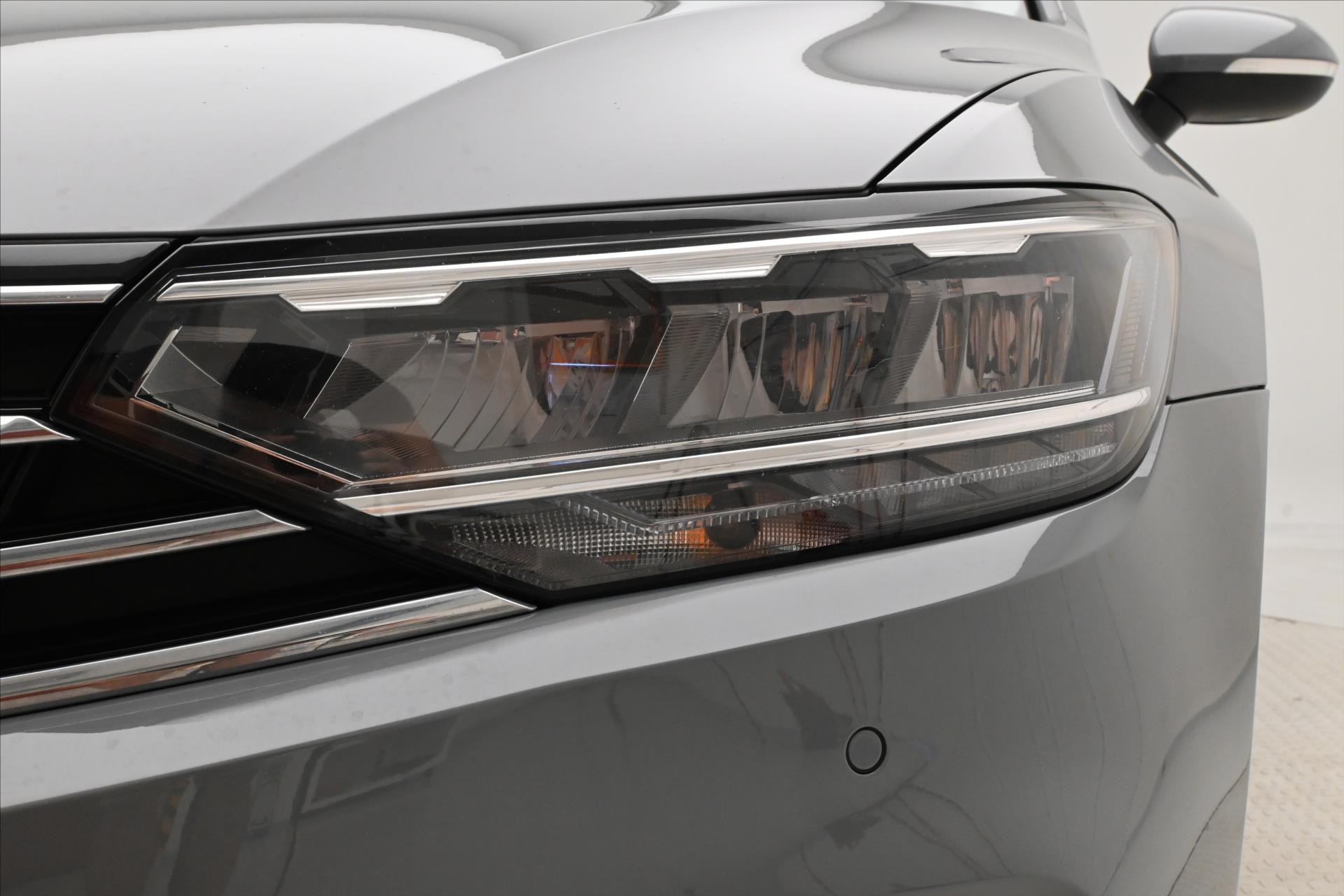 Hlavní fotografie vozu Volkswagen Passat 2,0 TDI 110kW DSG Business Záruka ža 5 let (30)