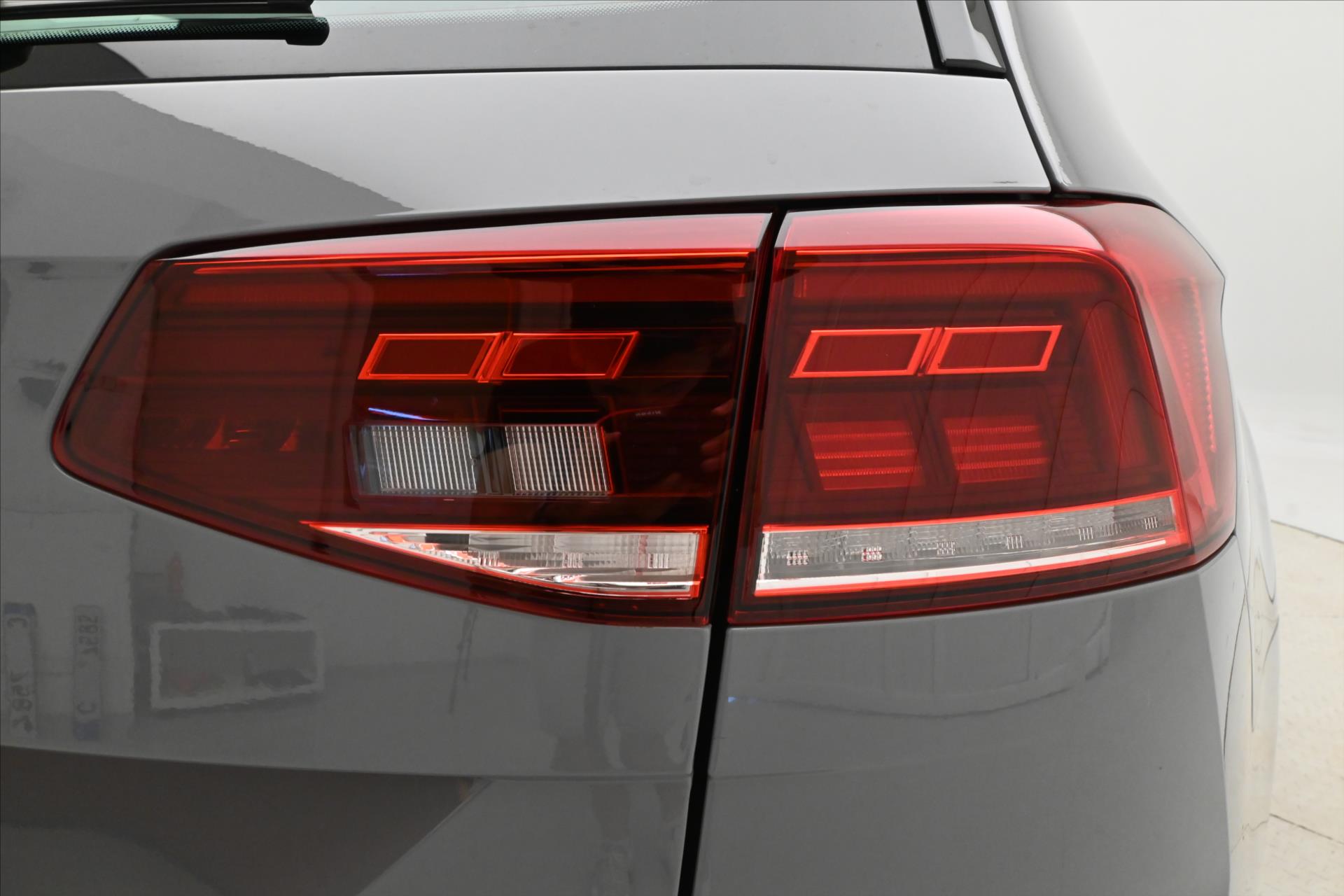 Hlavní fotografie vozu Volkswagen Passat 2,0 TDI 110kW DSG Business Záruka ža 5 let (31)