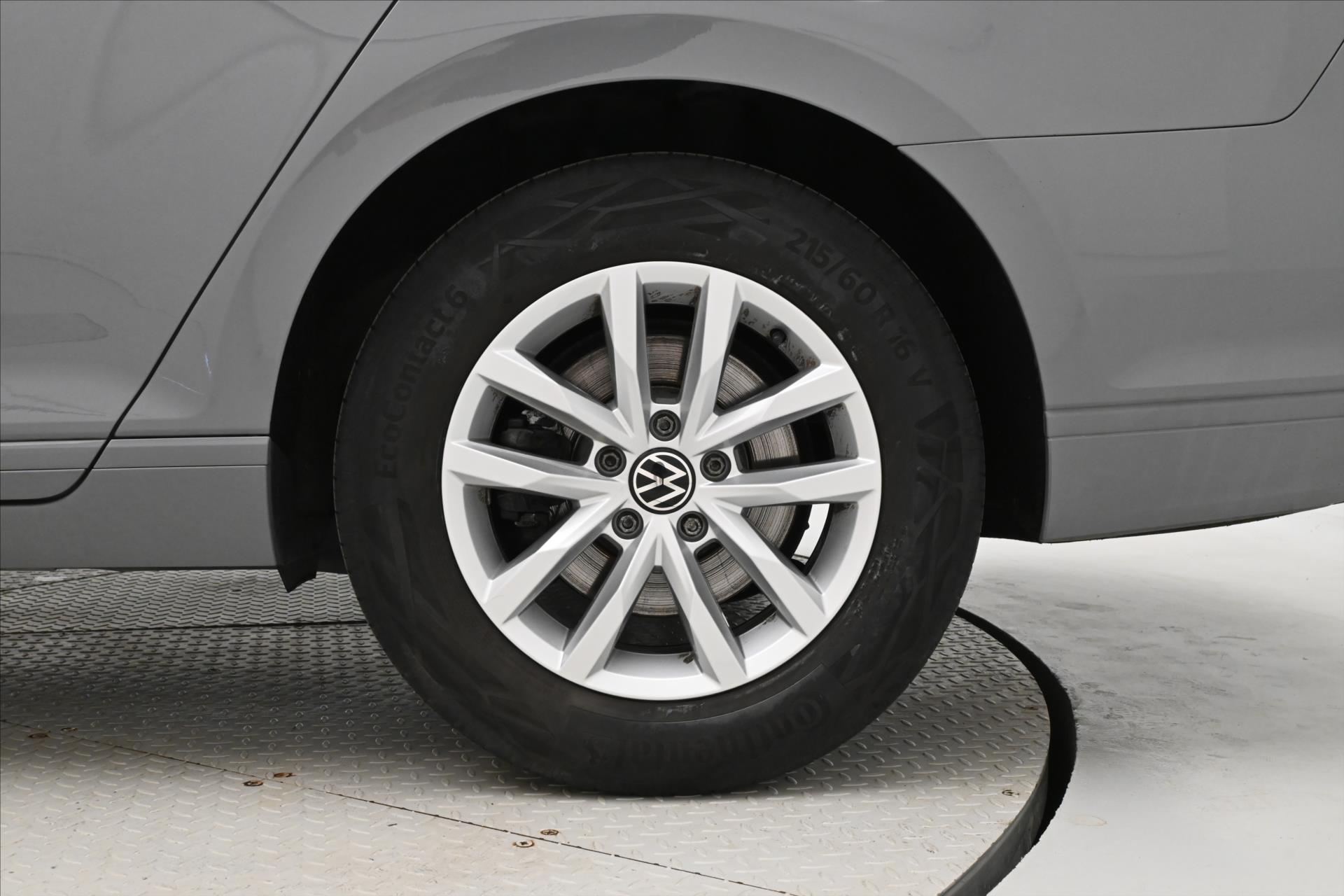 Hlavní fotografie vozu Volkswagen Passat 2,0 TDI 110kW DSG Business Záruka ža 5 let (32)