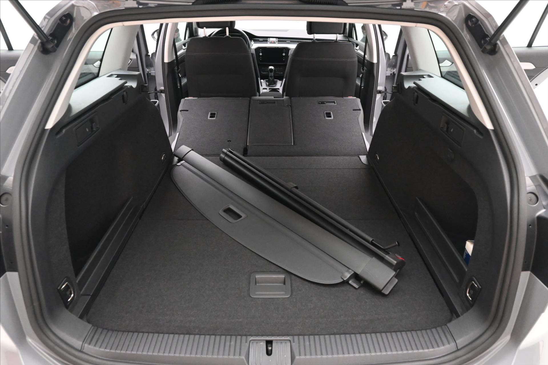 Main photo of the car Volkswagen Passat 2.0 TDI 110 kW Business Warranty up to 5 years (11)