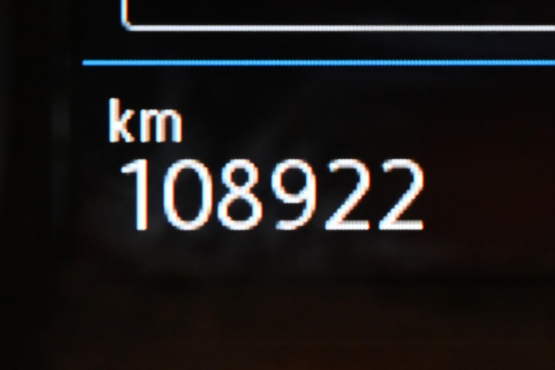 Main photo of the car Volkswagen Passat 2.0 TDI 110 kW Business Warranty up to 5 years (17)