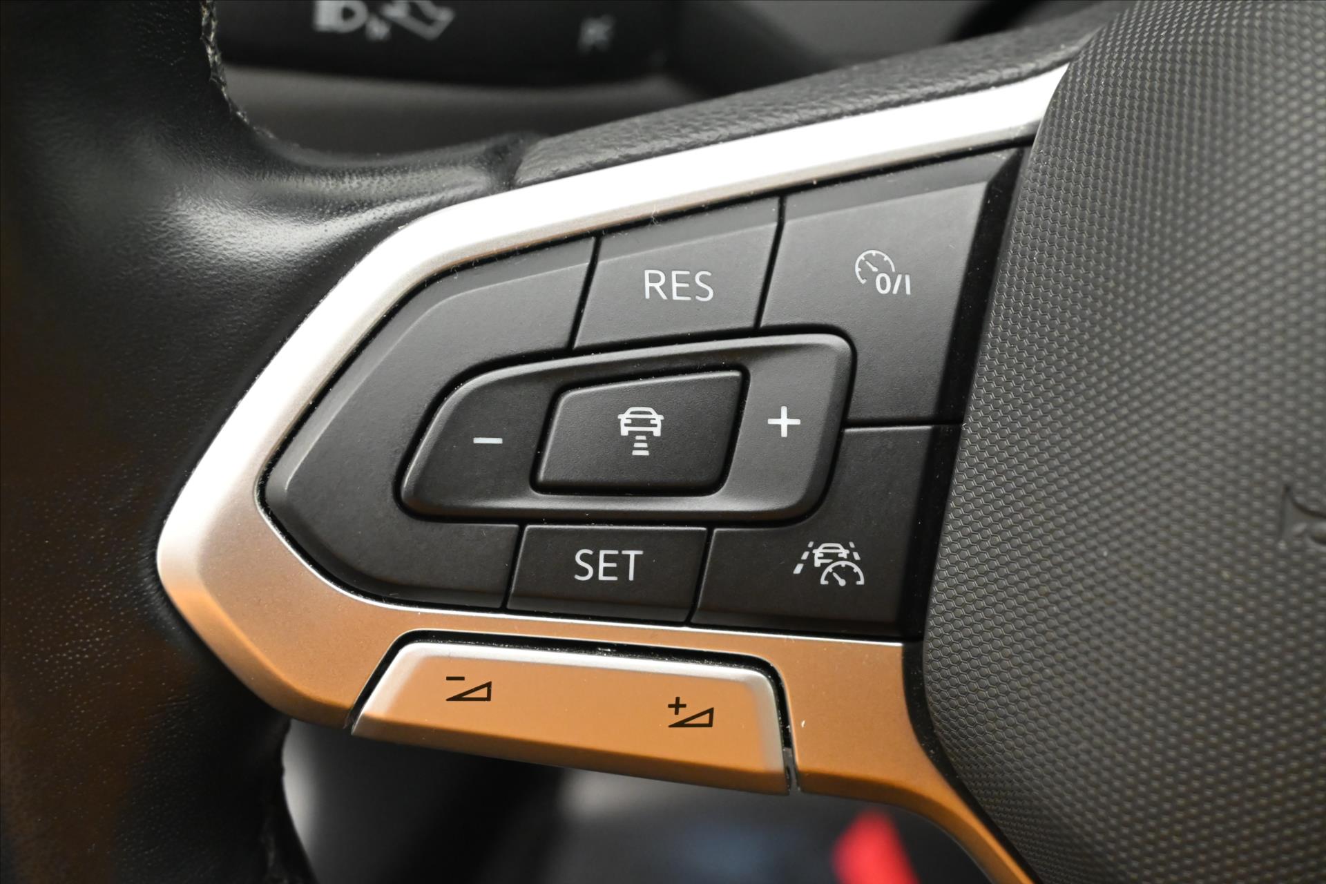 Hlavní fotografie vozu Volkswagen Passat 2,0 TDI 110 kW Business Záruka až 5 let (24)