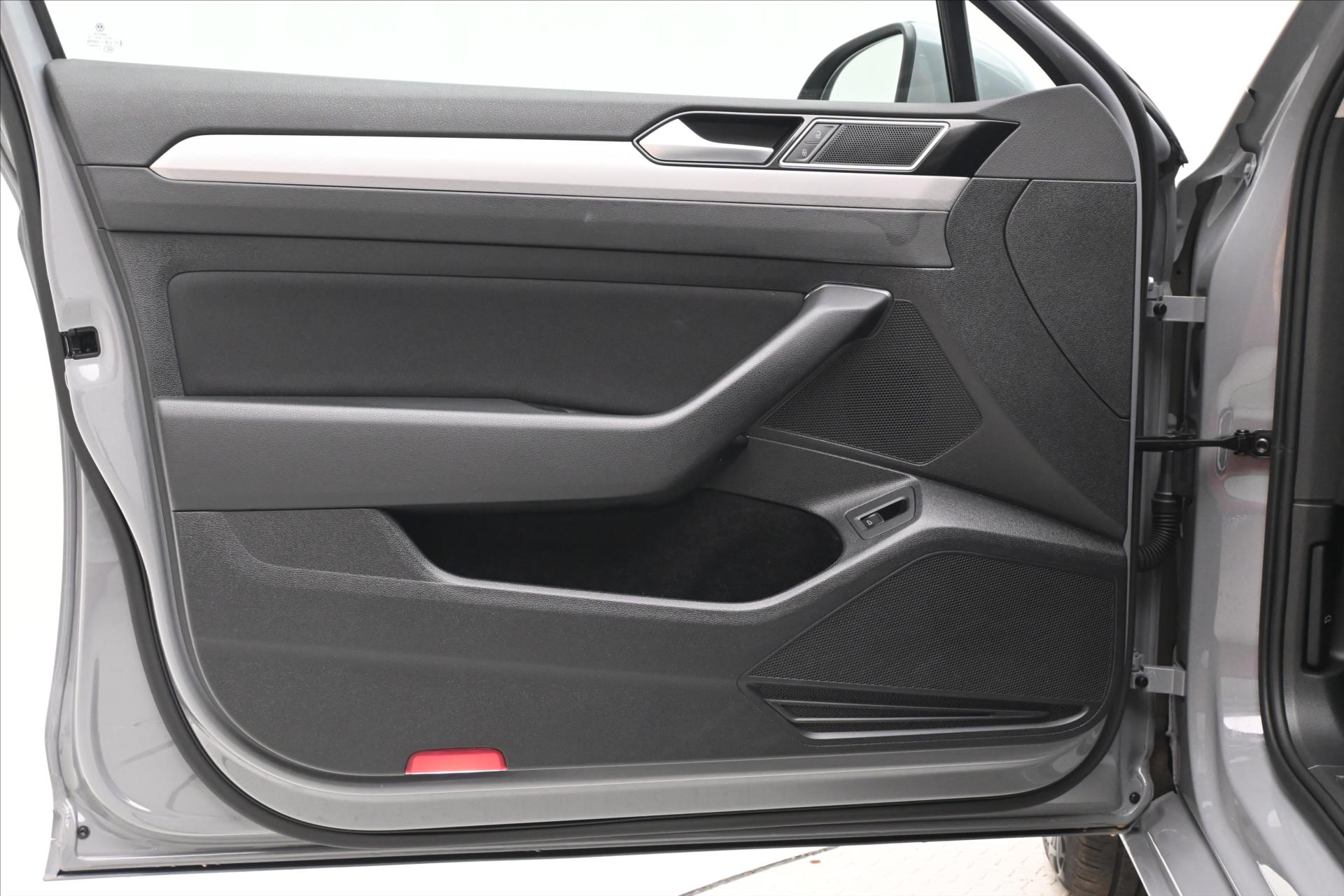 Hlavní fotografie vozu Volkswagen Passat 2,0 TDI 110 kW Business Záruka až 5 let (25)