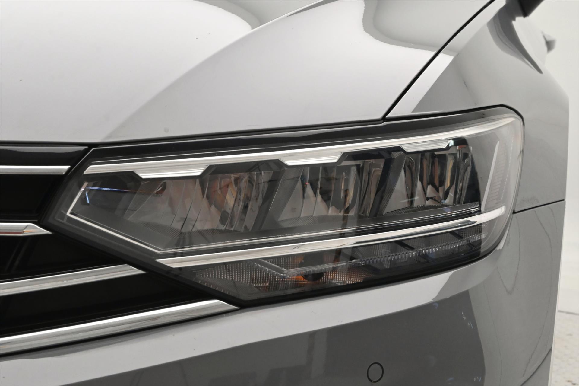 Main photo of the car Volkswagen Passat 2.0 TDI 110 kW Business Warranty up to 5 years (29)