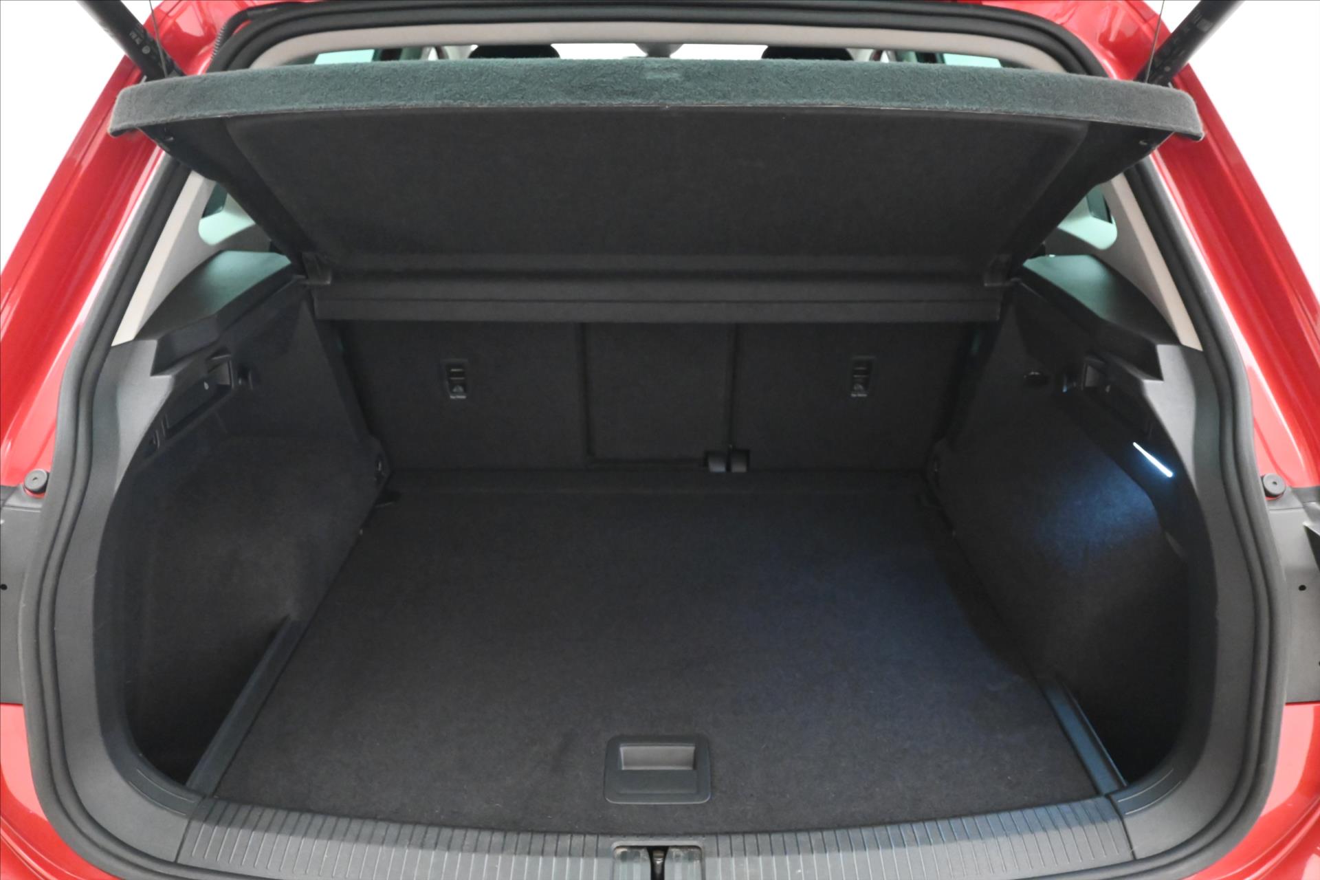 Hlavní fotografie vozu Volkswagen Tiguan 2,0 TDI 110 kW DSG Life Záruka až 5 let (10)