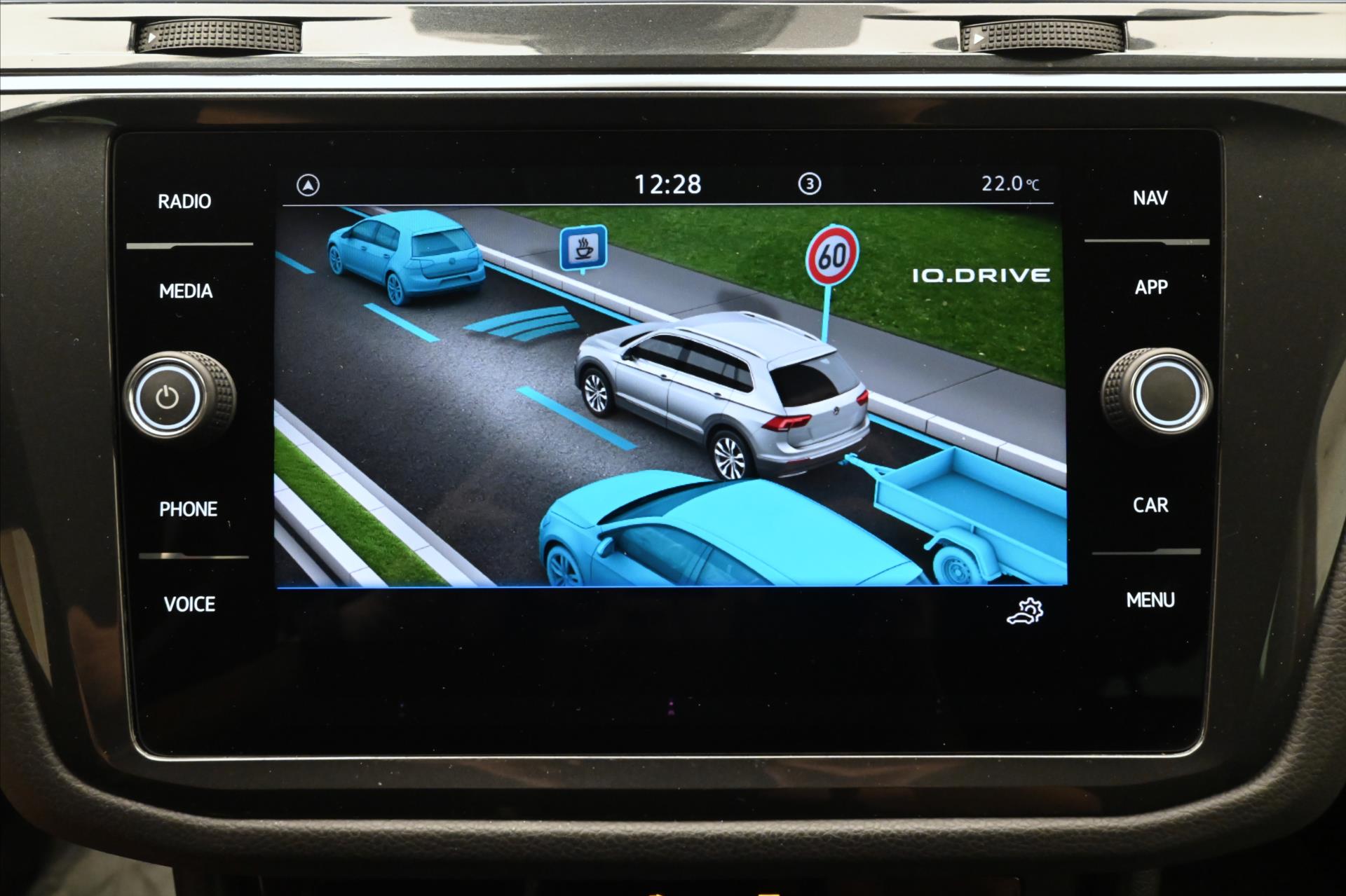 Main photo of the car Volkswagen Tiguan 2.0 TDI 110 kW DSG Life Warranty up to 5 years (20)