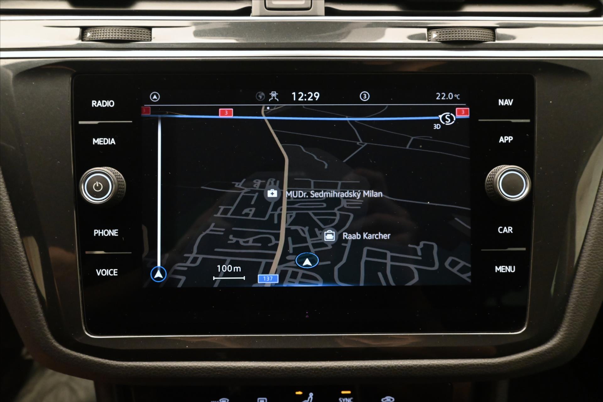 Hlavní fotografie vozu Volkswagen Tiguan 2,0 TDI 110 kW DSG Life Záruka až 5 let (20)