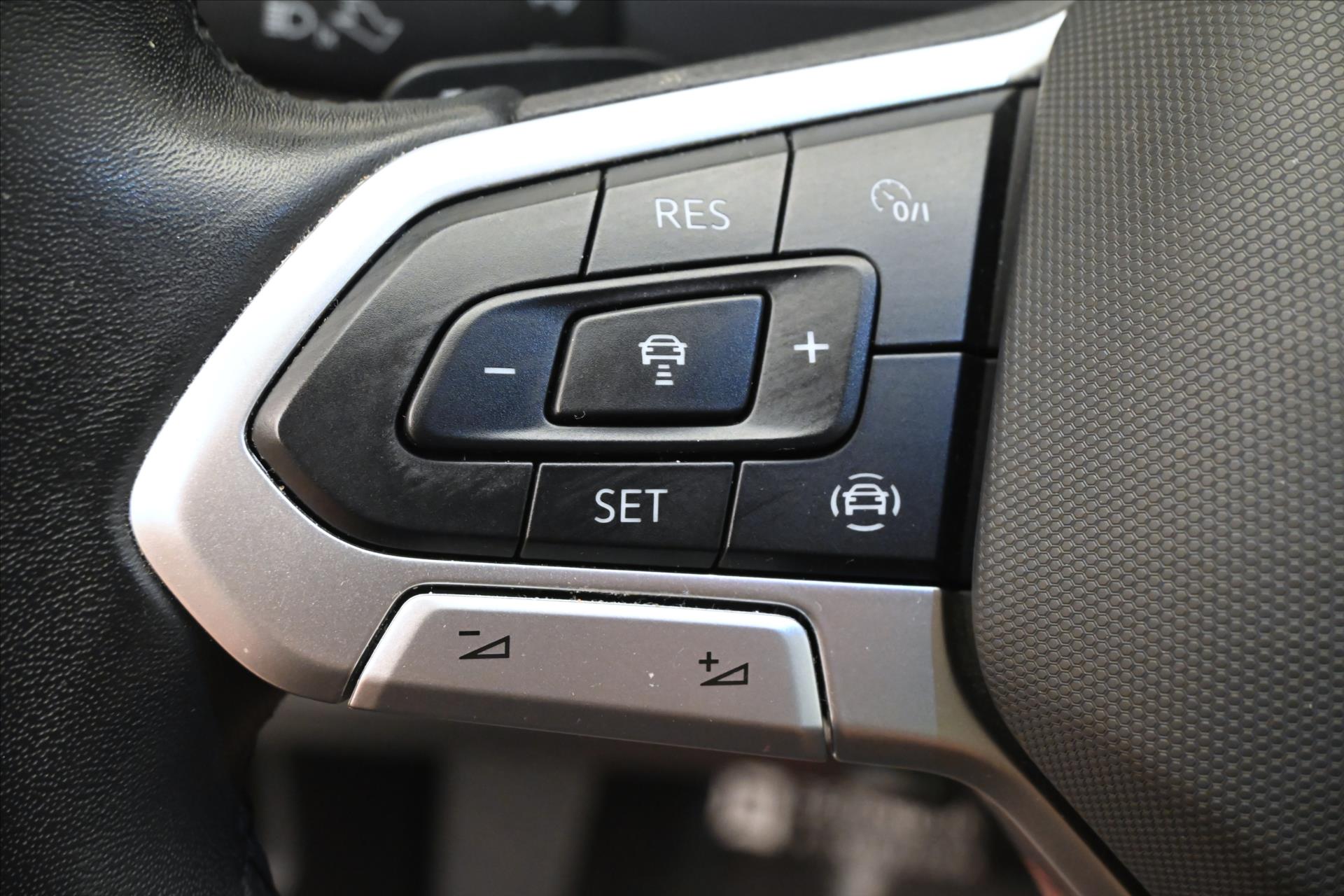 Main photo of the car Volkswagen Tiguan 2.0 TDI 110 kW DSG Life Warranty up to 5 years (25)