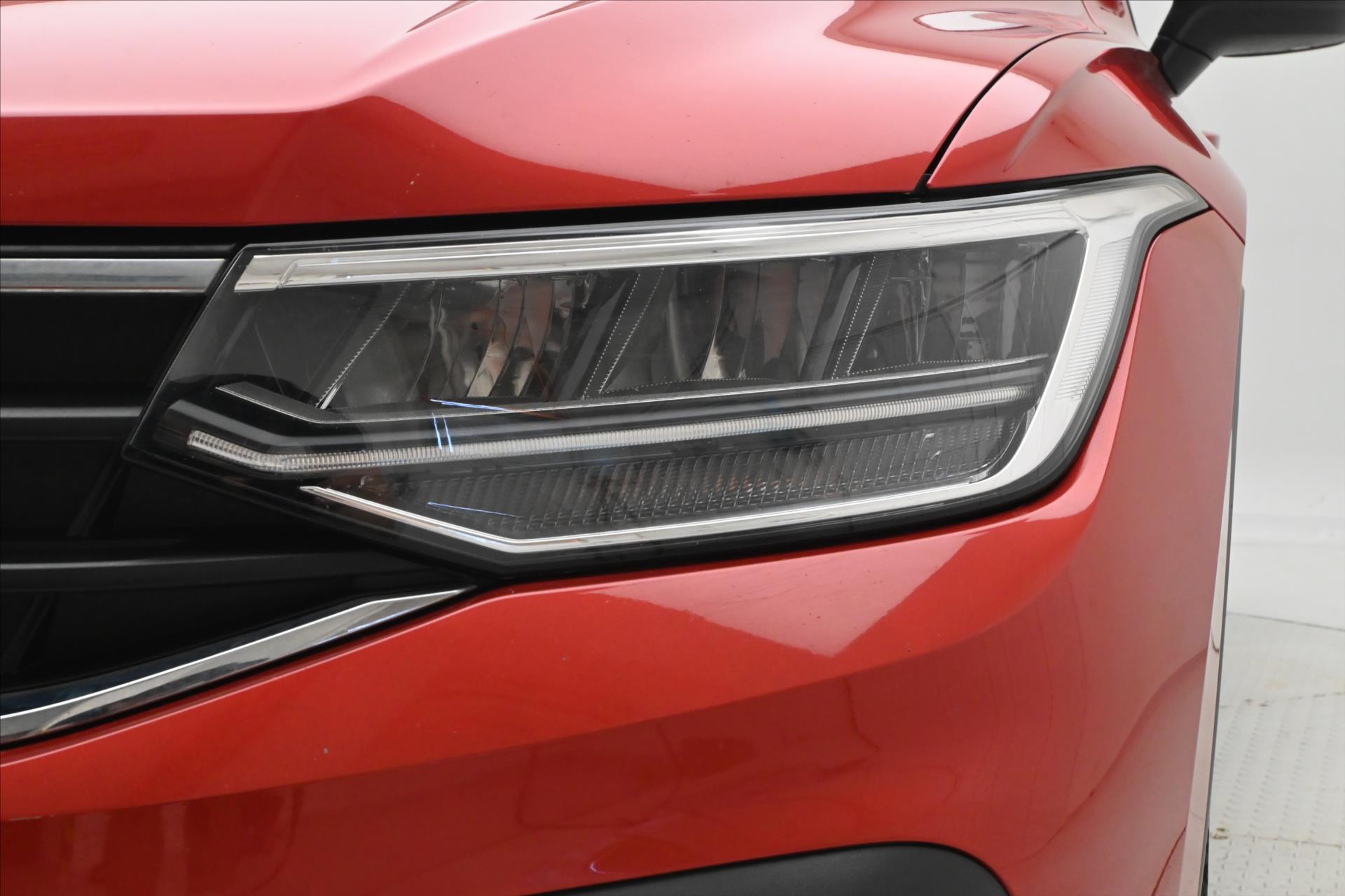 Hlavní fotografie vozu Volkswagen Tiguan 2,0 TDI 110 kW DSG Life Záruka až 5 let (31)