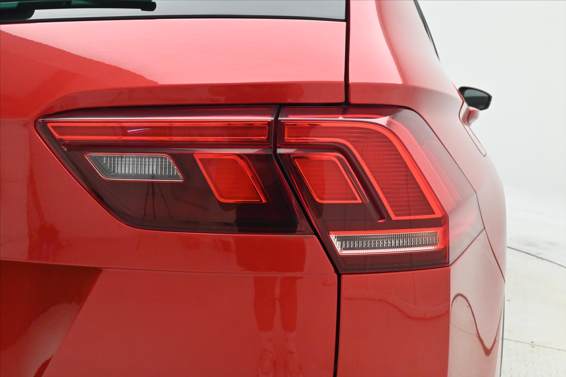 Hlavní fotografie vozu Volkswagen Tiguan 2,0 TDI 110 kW DSG Life Záruka až 5 let (32)