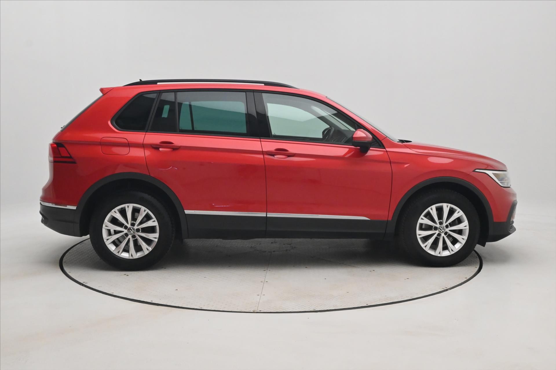 Hlavní fotografie vozu Volkswagen Tiguan 2,0 TDI 110 kW DSG Life Záruka až 5 let (4)