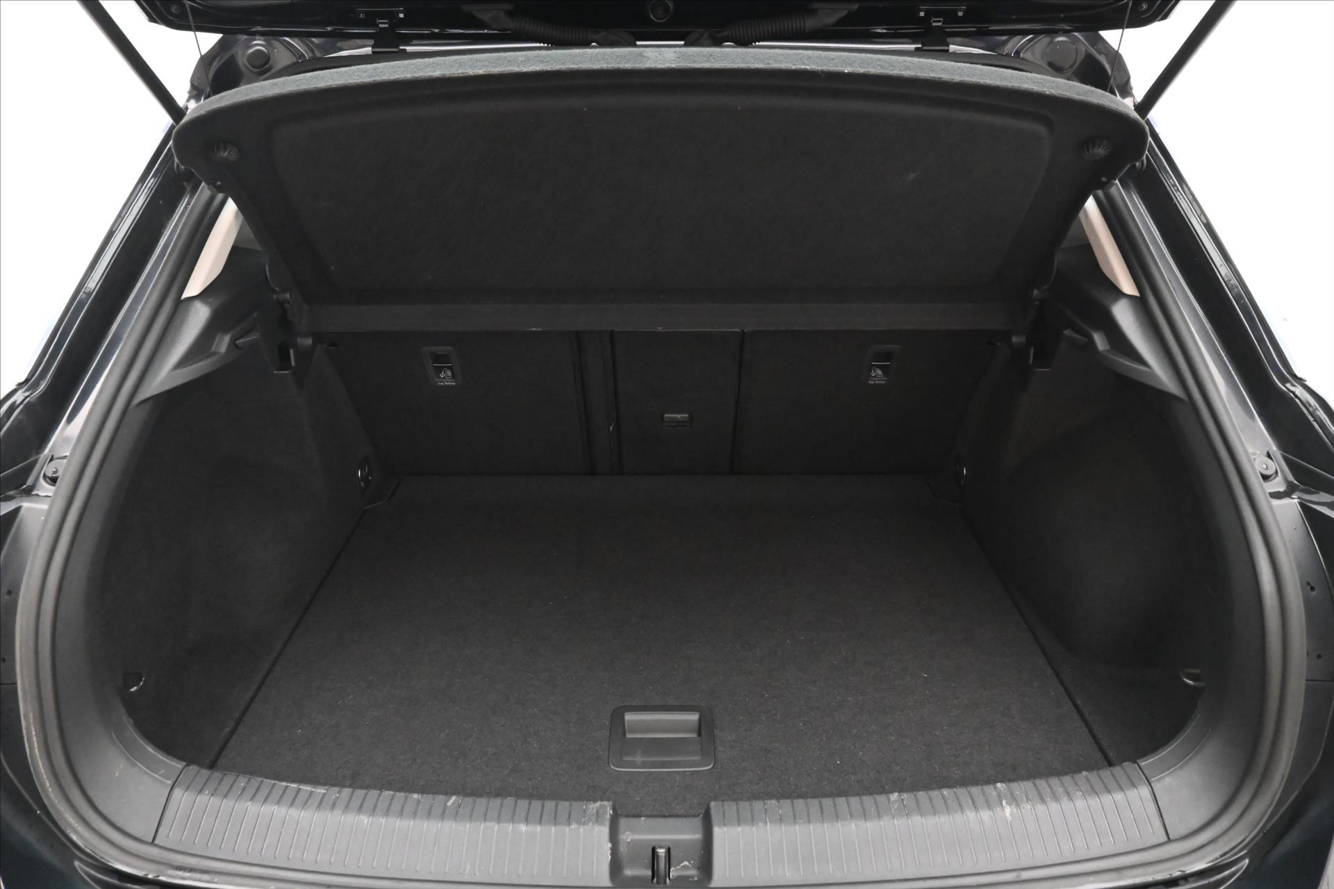 Hlavní fotografie vozu Volkswagen T-Roc 2,0 TDI 110kW Clever Navi Záruka až 5 let (10)