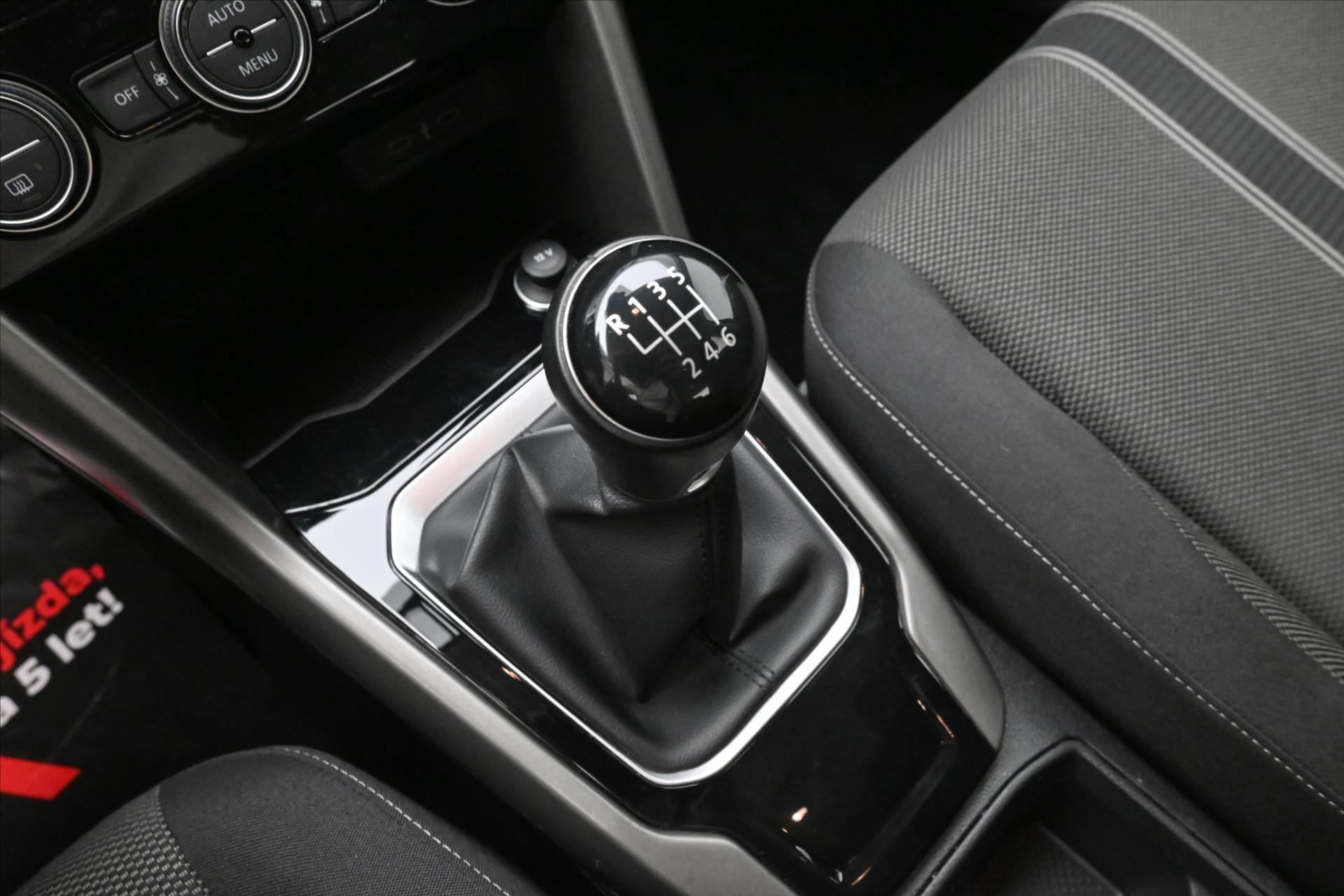 Hlavní fotografie vozu Volkswagen T-Roc 2,0 TDI 110kW Clever Navi Záruka až 5 let (22)