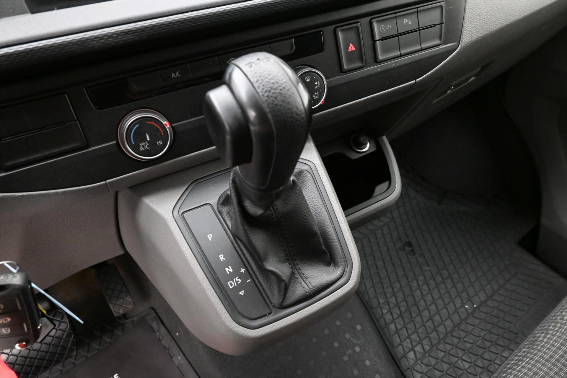 Hlavní fotografie vozu Volkswagen Transporter 2,0 TDI 110kW DSG Záruka až 5 let (22)