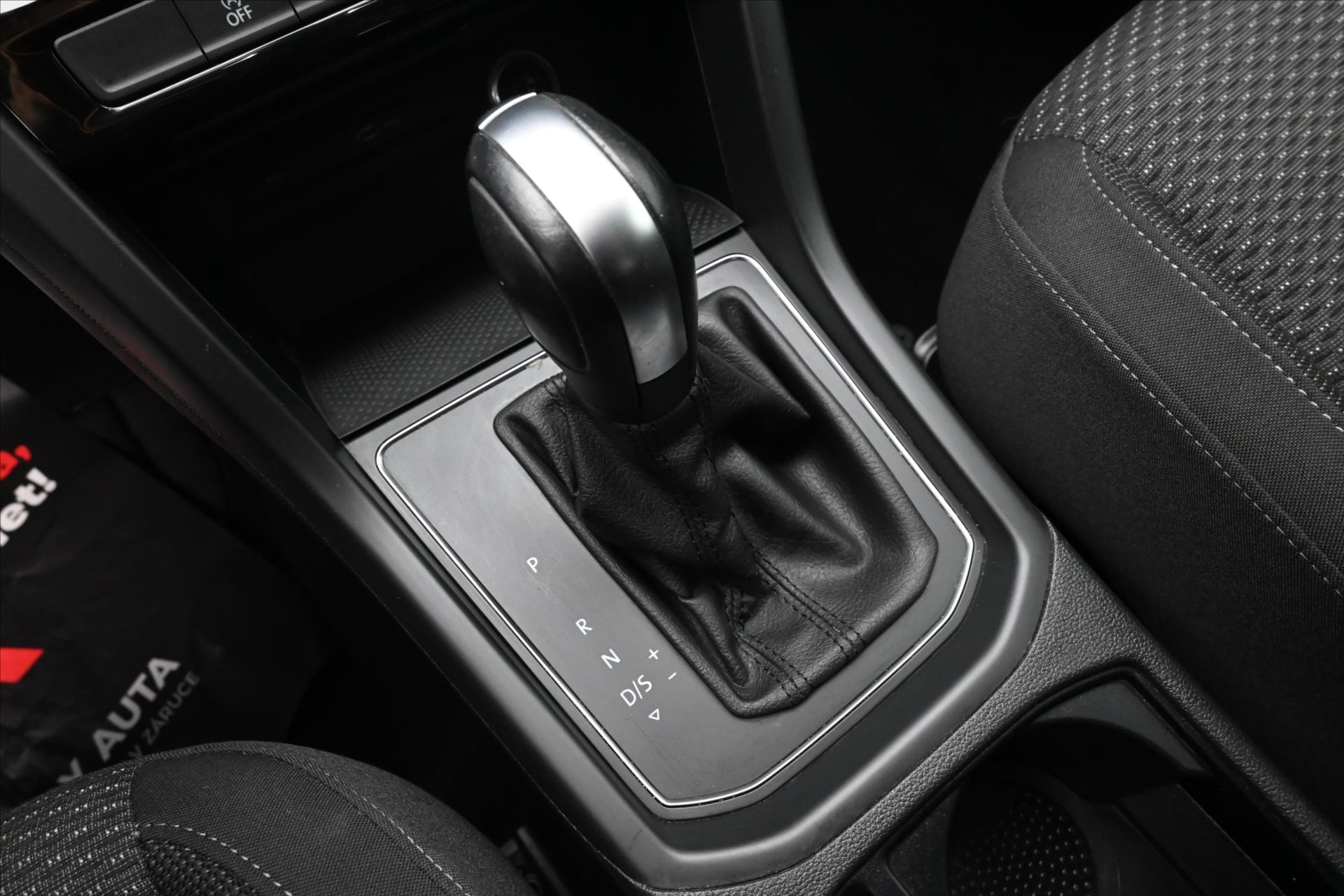 Hlavní fotografie vozu Volkswagen Touran 2,0 TDI 110kW DSG 7míst Záruka až 5 let (24)