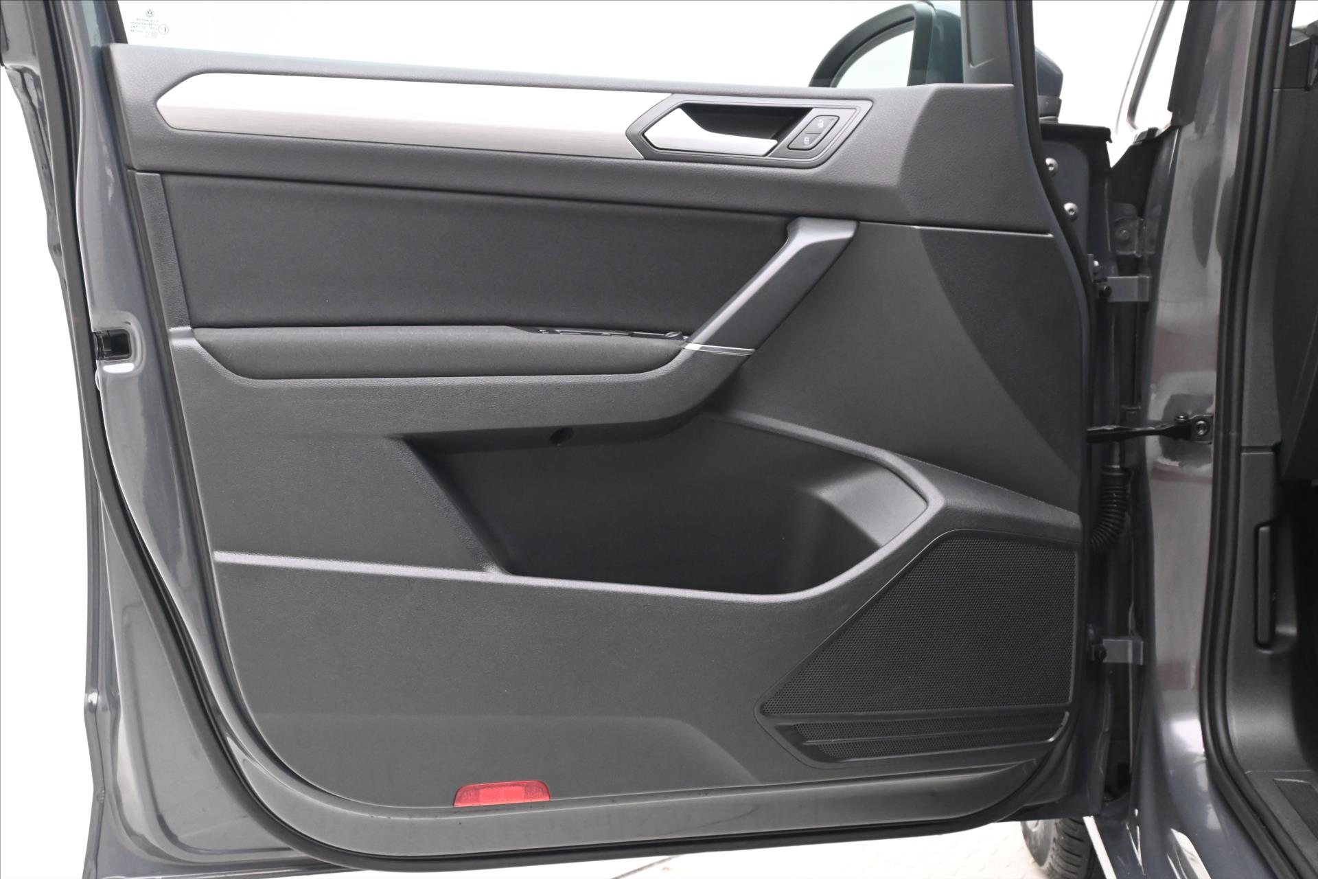 Hlavní fotografie vozu Volkswagen Touran 2,0 TDI 110kW DSG 7míst Záruka až 5 let (26)