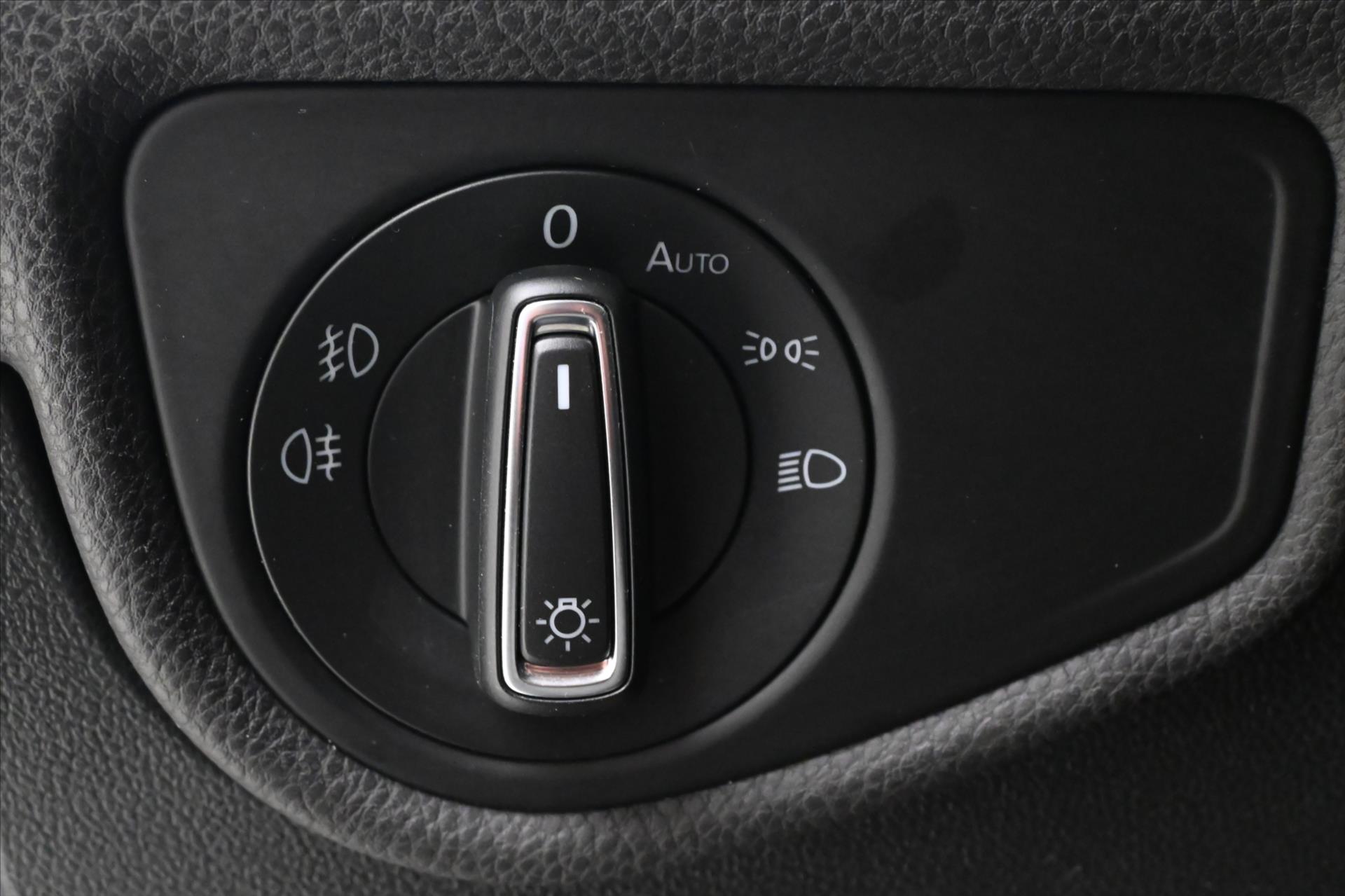 Hlavní fotografie vozu Volkswagen Touran 2,0 TDI 110kW DSG 7míst Záruka až 5 let (28)