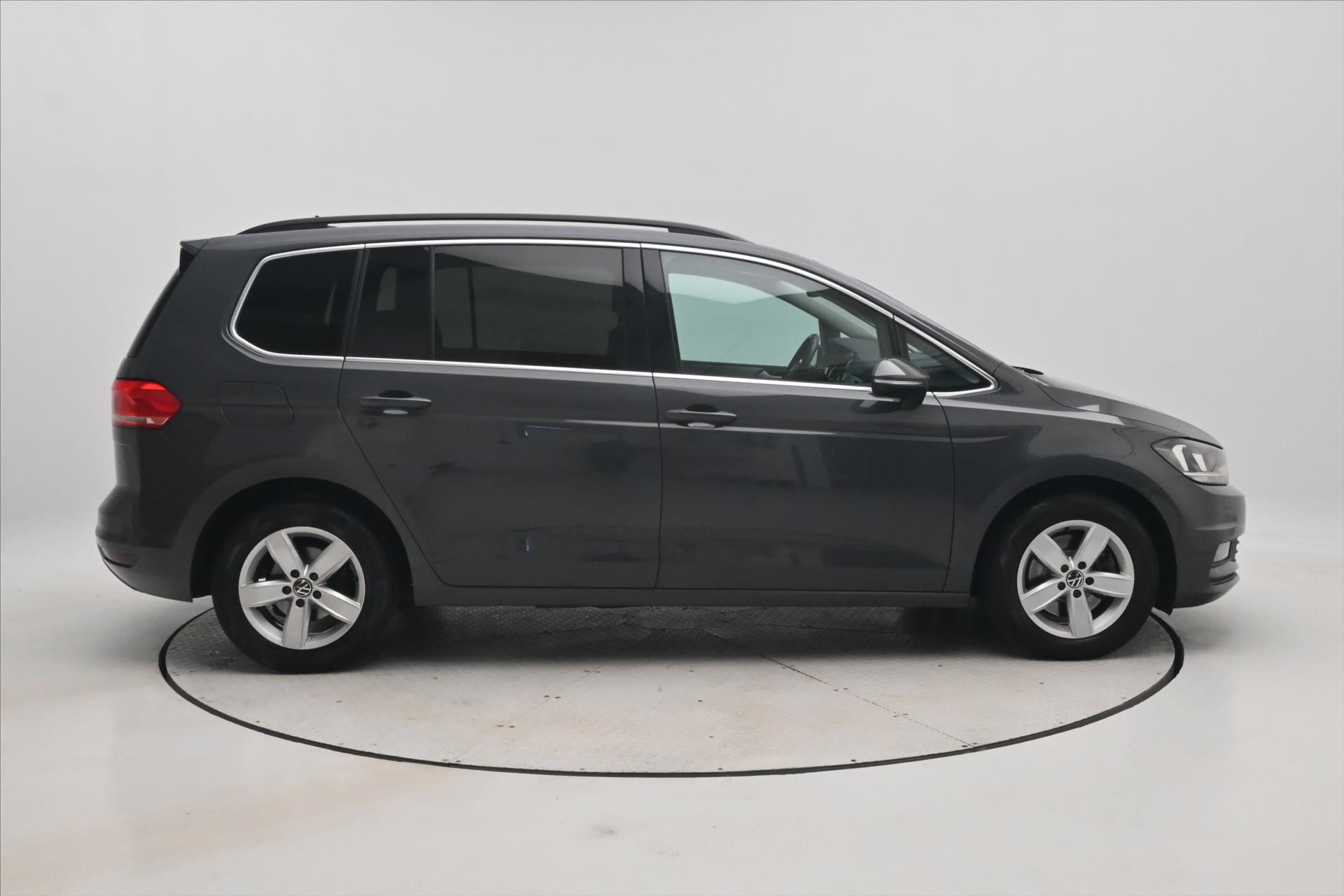 Hlavní fotografie vozu Volkswagen Touran 2,0 TDI 110kW DSG 7míst Záruka až 5 let (4)