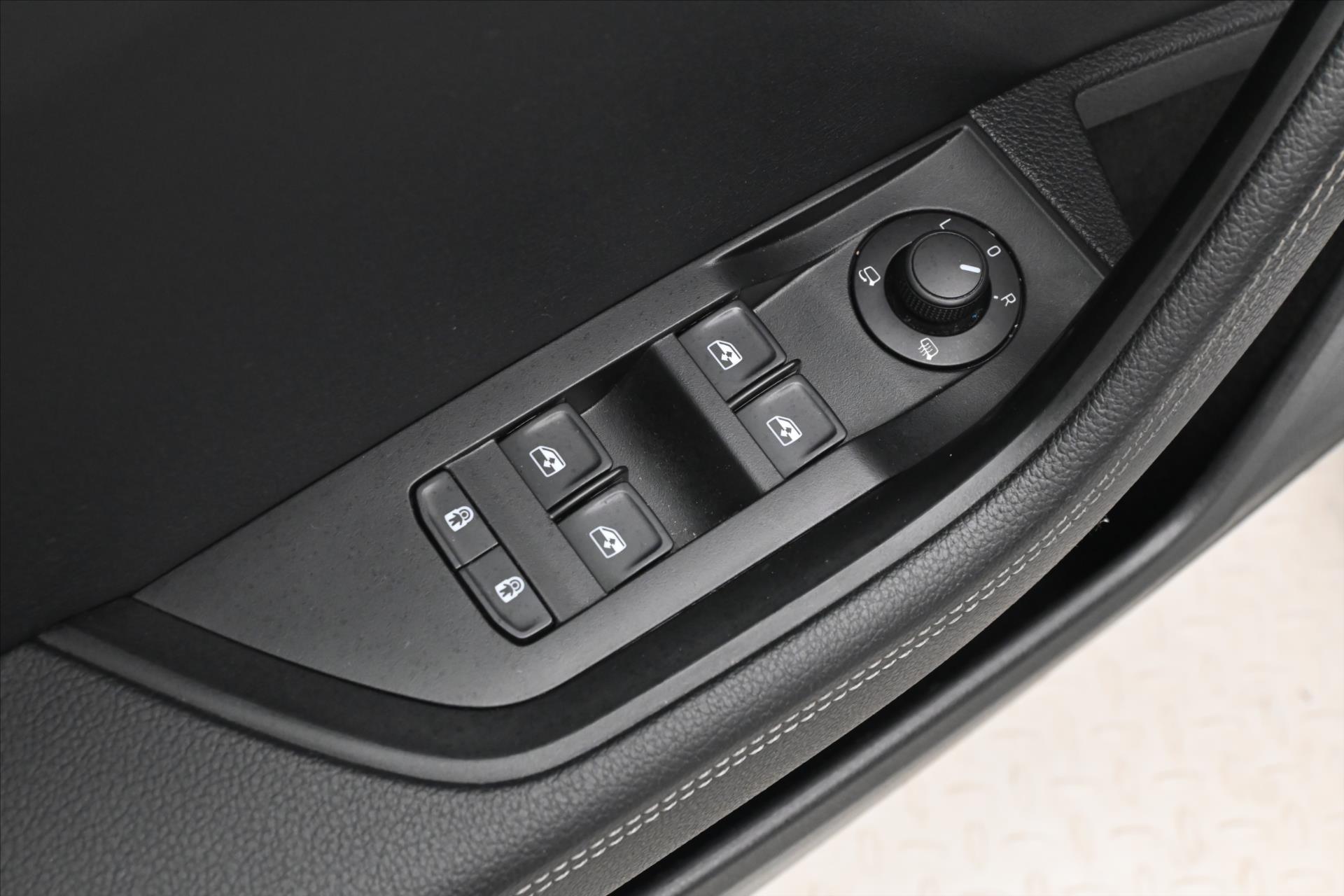 Main photo of the car Skoda Superb 2.0 TDI 110 kW DSG Style Warranty up to 5 years (27)