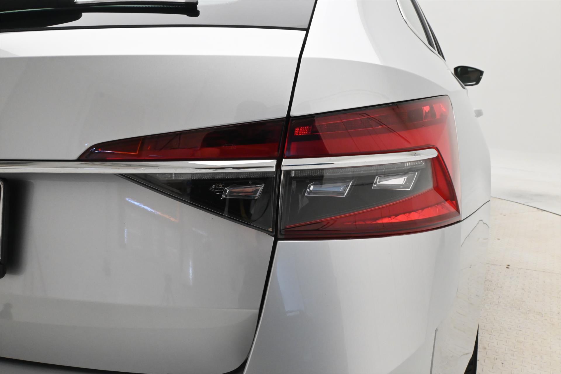 Hlavní fotografie vozu Škoda Superb 2,0 TDI 110 kW DSG Style Záruka až 5 let (32)