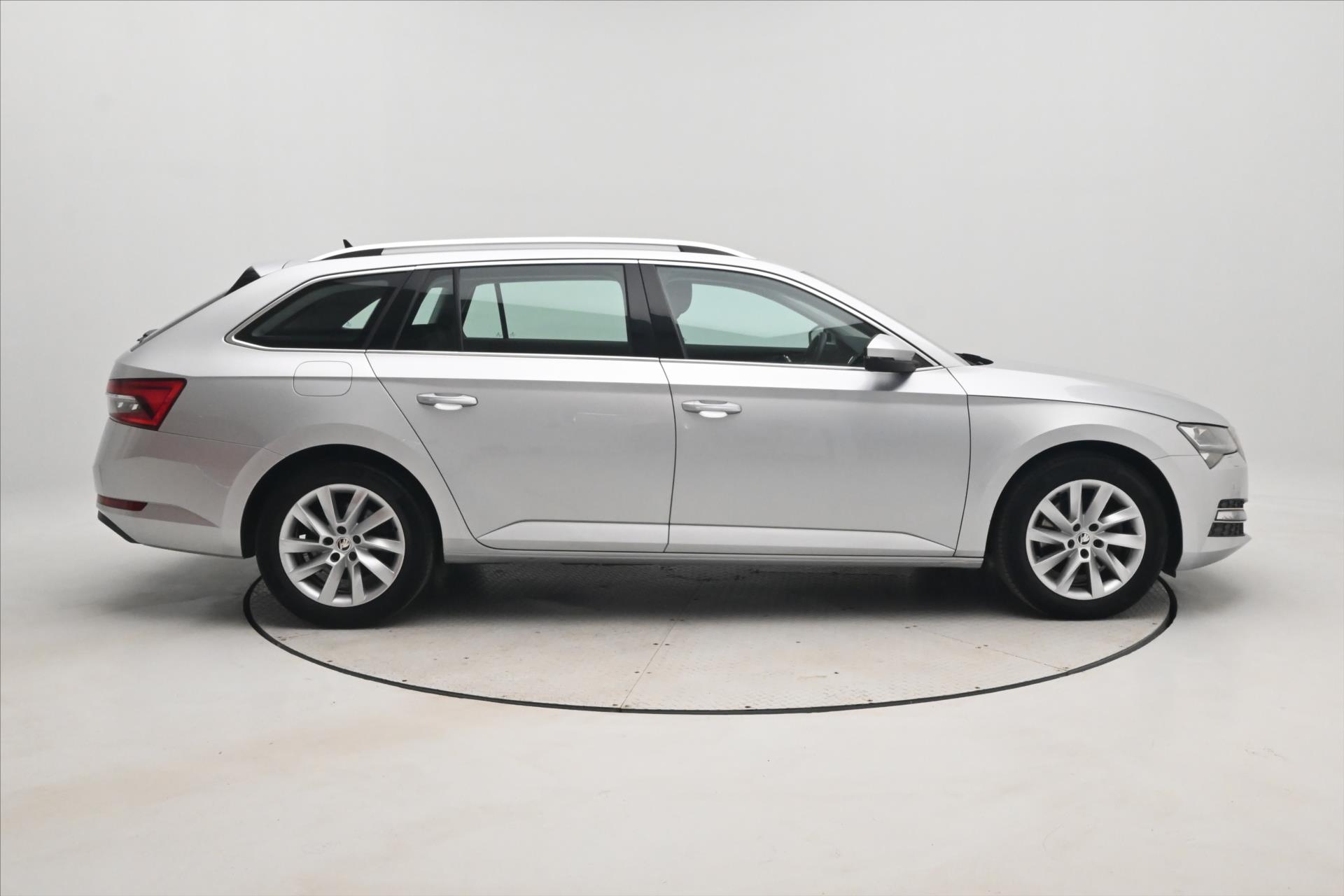 Hlavní fotografie vozu Škoda Superb 2,0 TDI 110 kW DSG Style Záruka až 5 let (4)