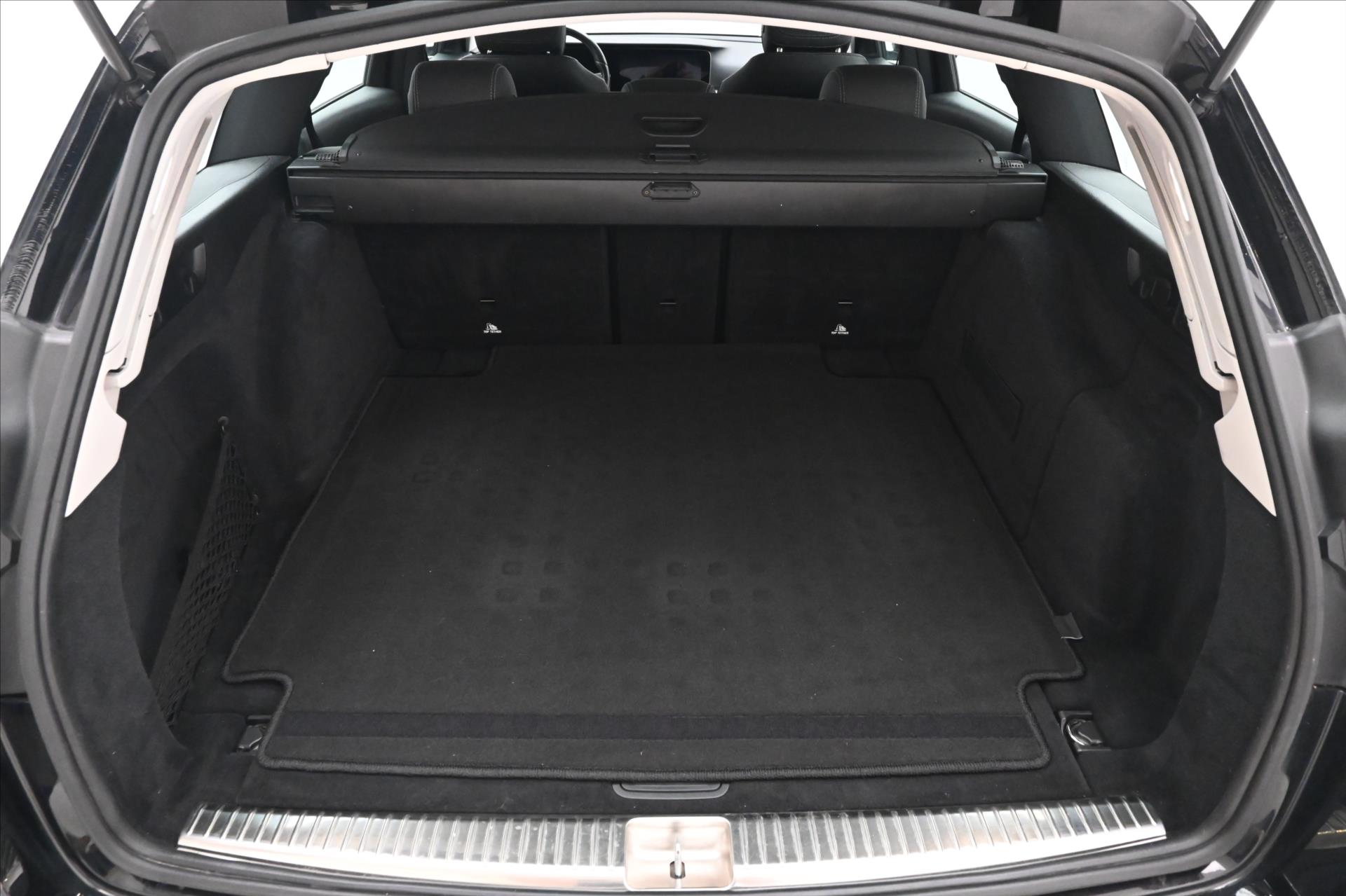 Hlavní fotografie vozu Mercedes-Benz Třídy E 2,0 220d 143 kW Business 9G-Tronic Záruka až 5 let (11)