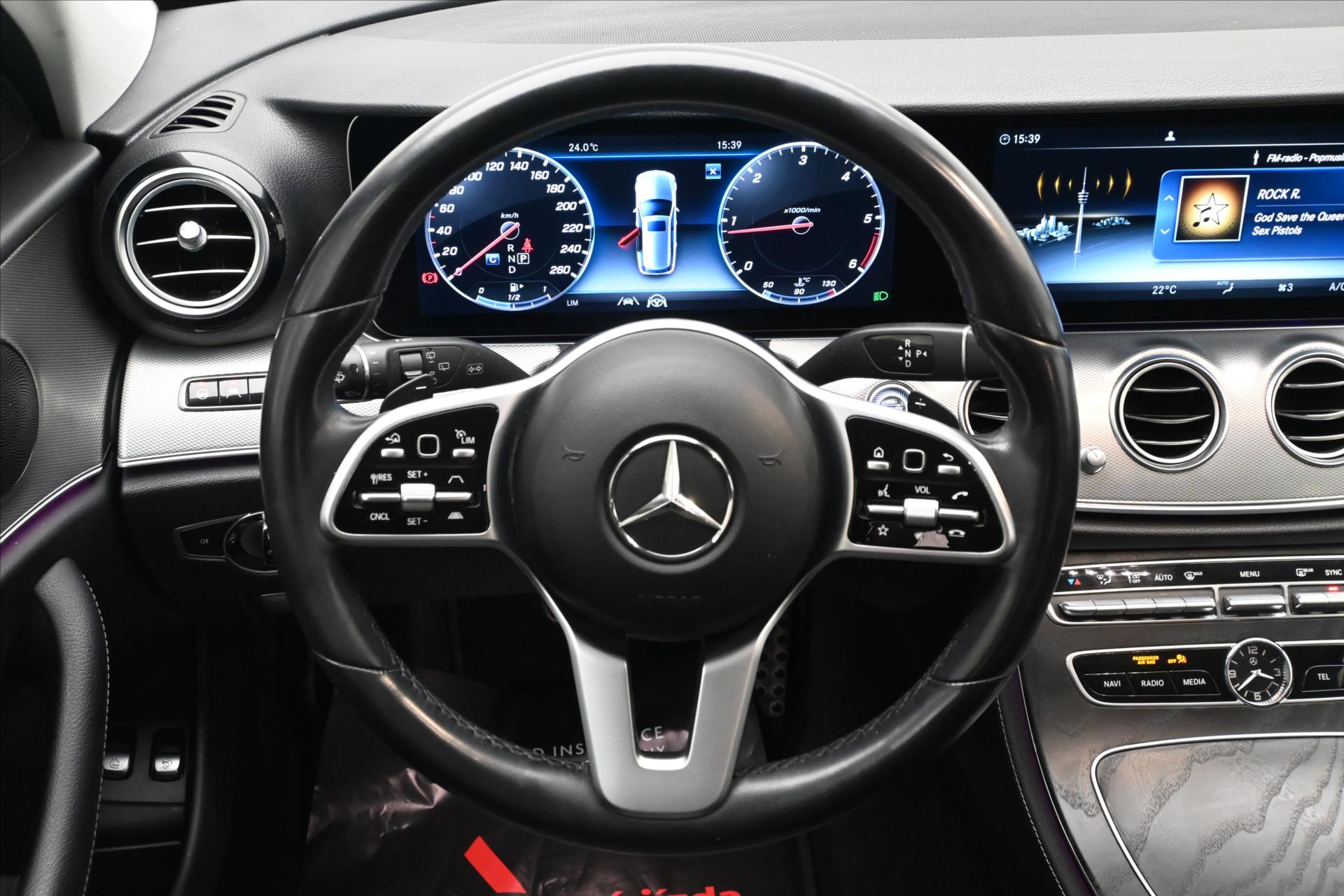 Hlavní fotografie vozu Mercedes-Benz Třídy E 2,0 220d 143 kW Business 9G-Tronic Záruka až 5 let (19)