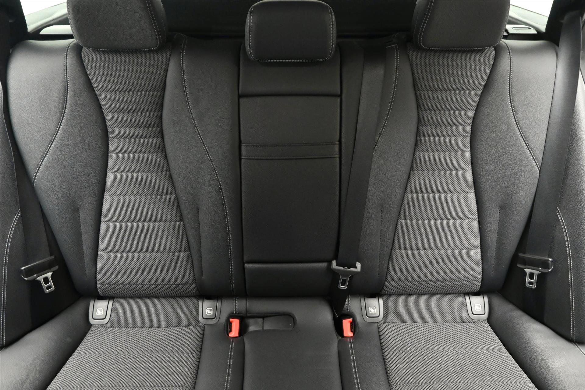Hlavní fotografie vozu Mercedes-Benz Třídy E 2,0 220d 143 kW Business 9G-Tronic Záruka až 5 let (29)