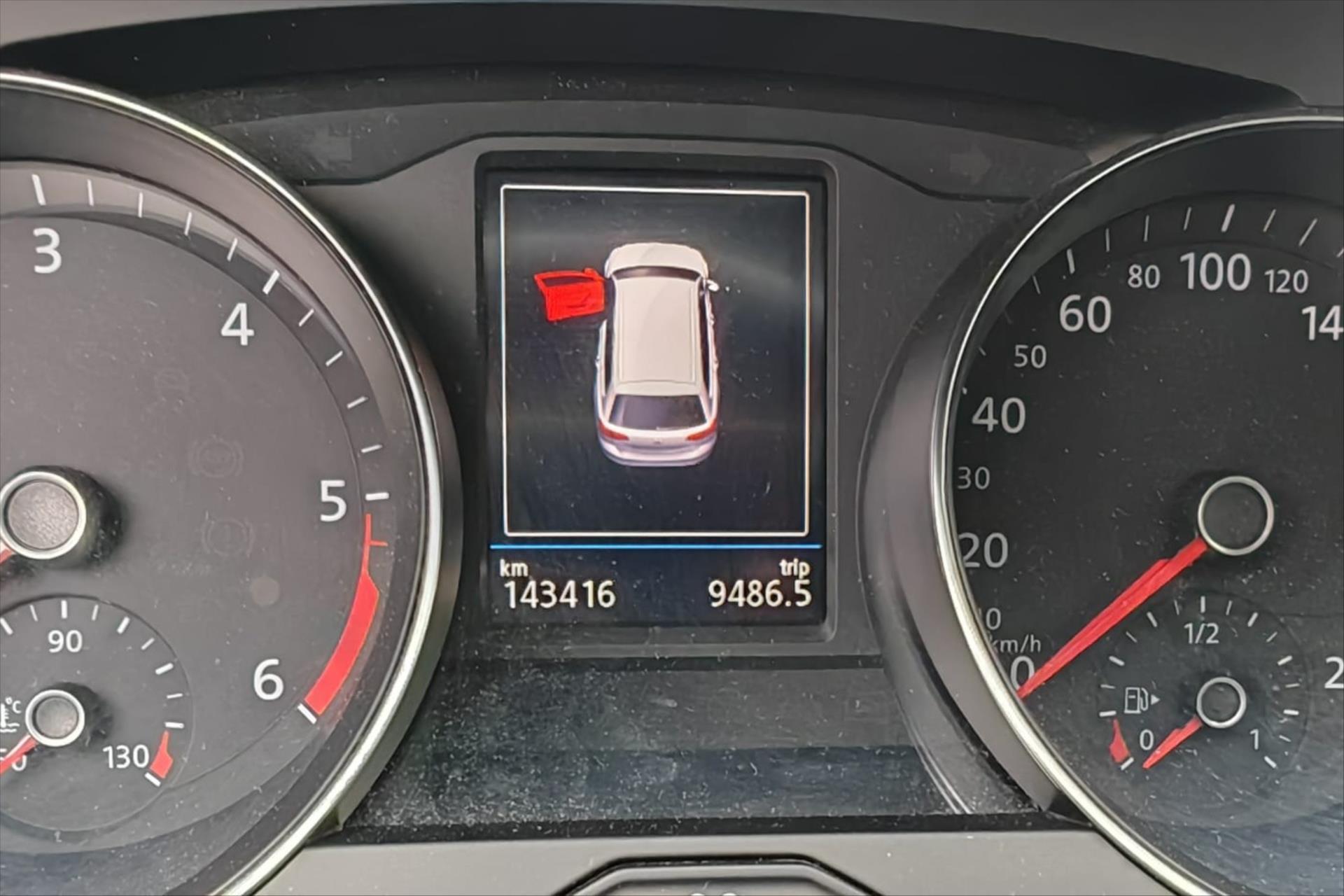 Hlavní fotografie vozu Volkswagen Passat 2,0 TDI 110kW DSG Business VŮZ PŘIPRAVUJEME K PRODEJI (3)