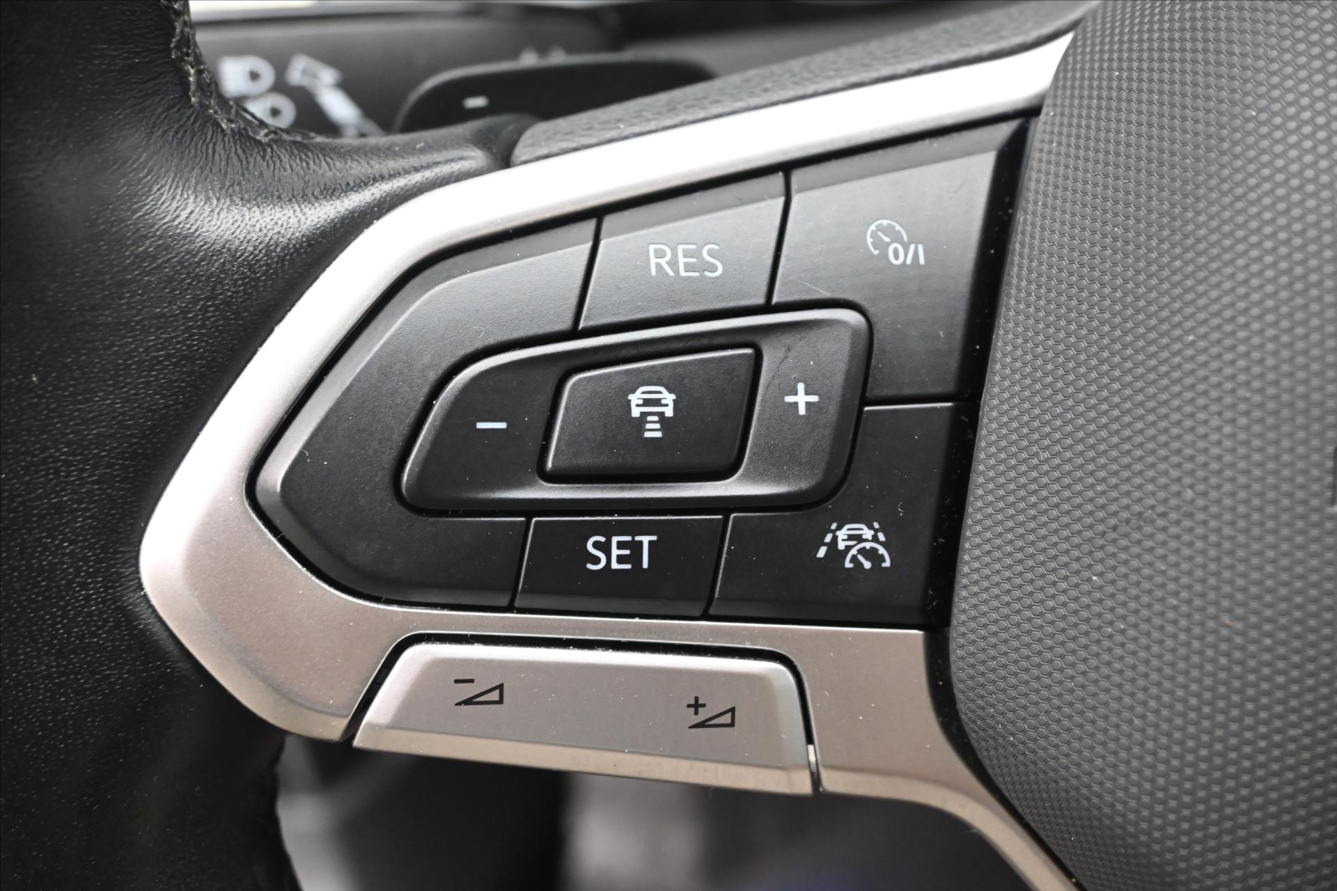 Main photo of the car Volkswagen Passat 2.0 TDI 110kW DSG Business Warranty up to 5 years (24)