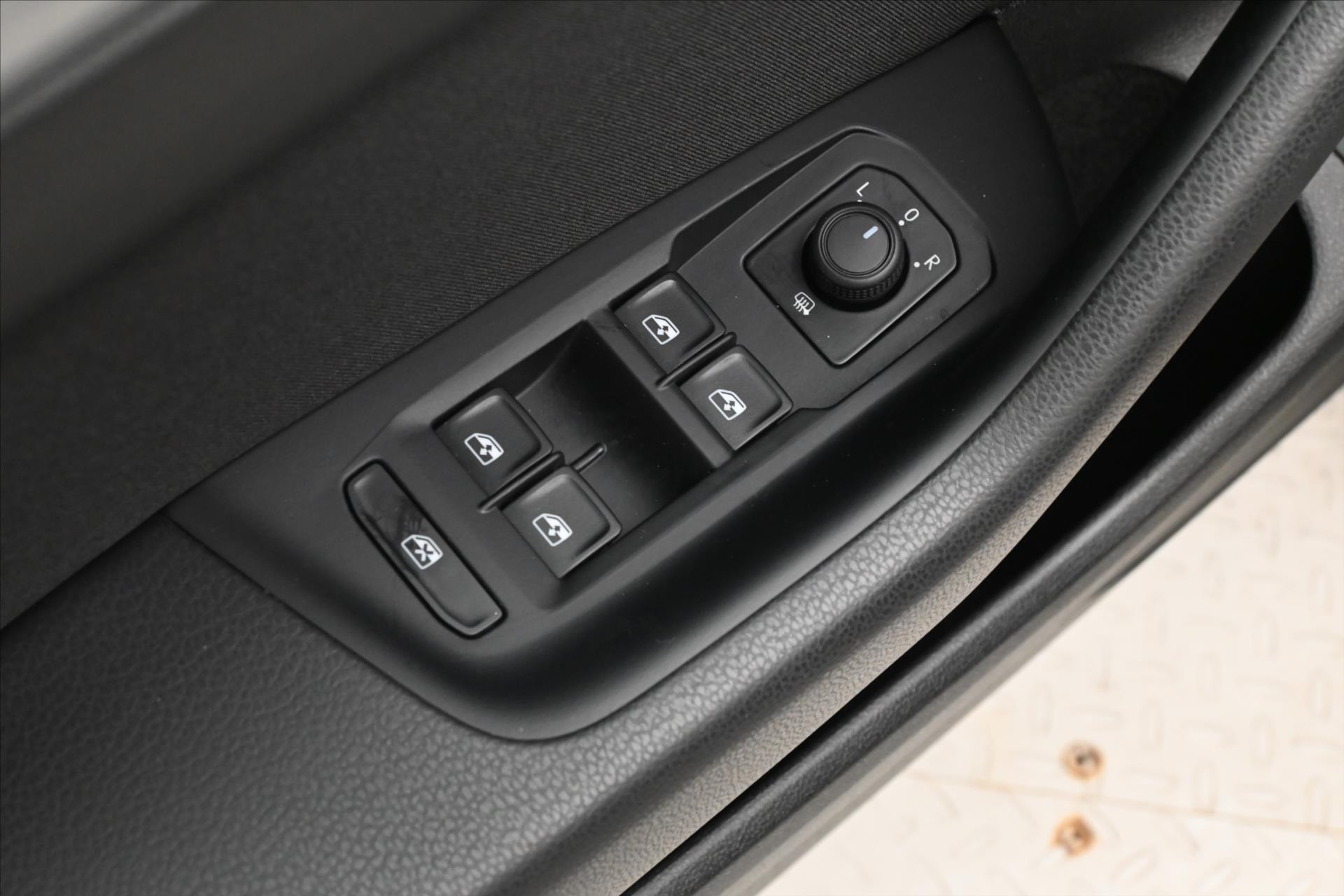 Main photo of the car Volkswagen Passat 2.0 TDI 110kW DSG Business Warranty up to 5 years (26)