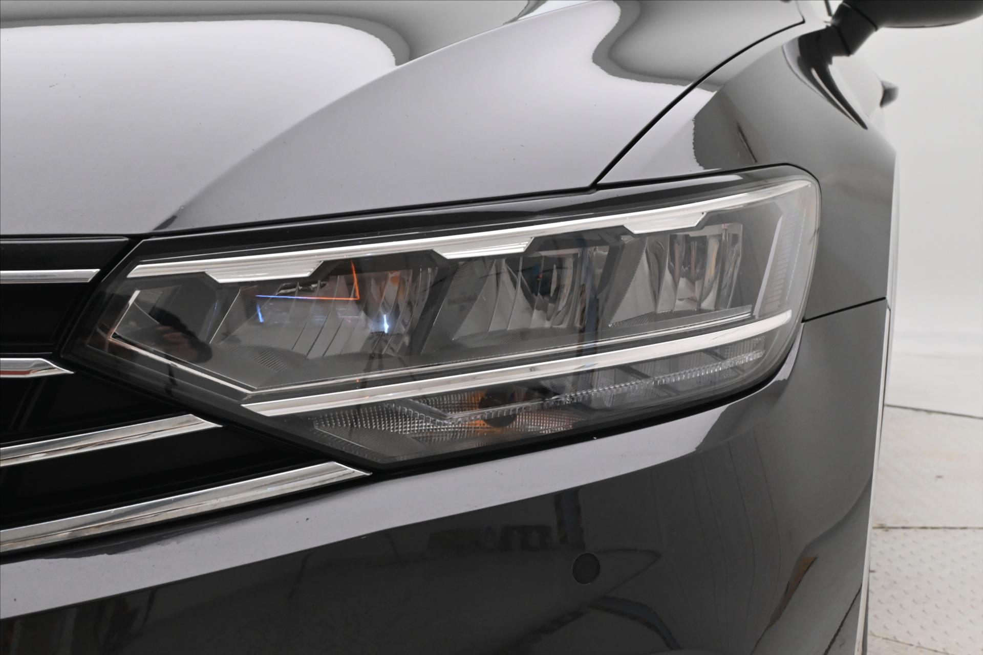 Hlavní fotografie vozu Volkswagen Passat 2,0 TDI 110kW DSG Business Záruka až 5 let (30)