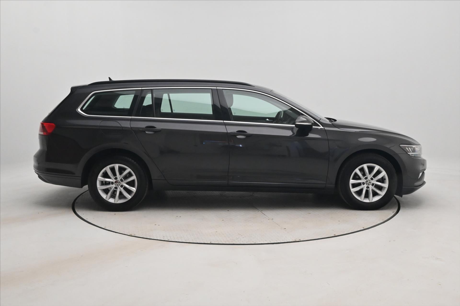 Main photo of the car Volkswagen Passat 2.0 TDI 110kW DSG Business Warranty up to 5 years (4)