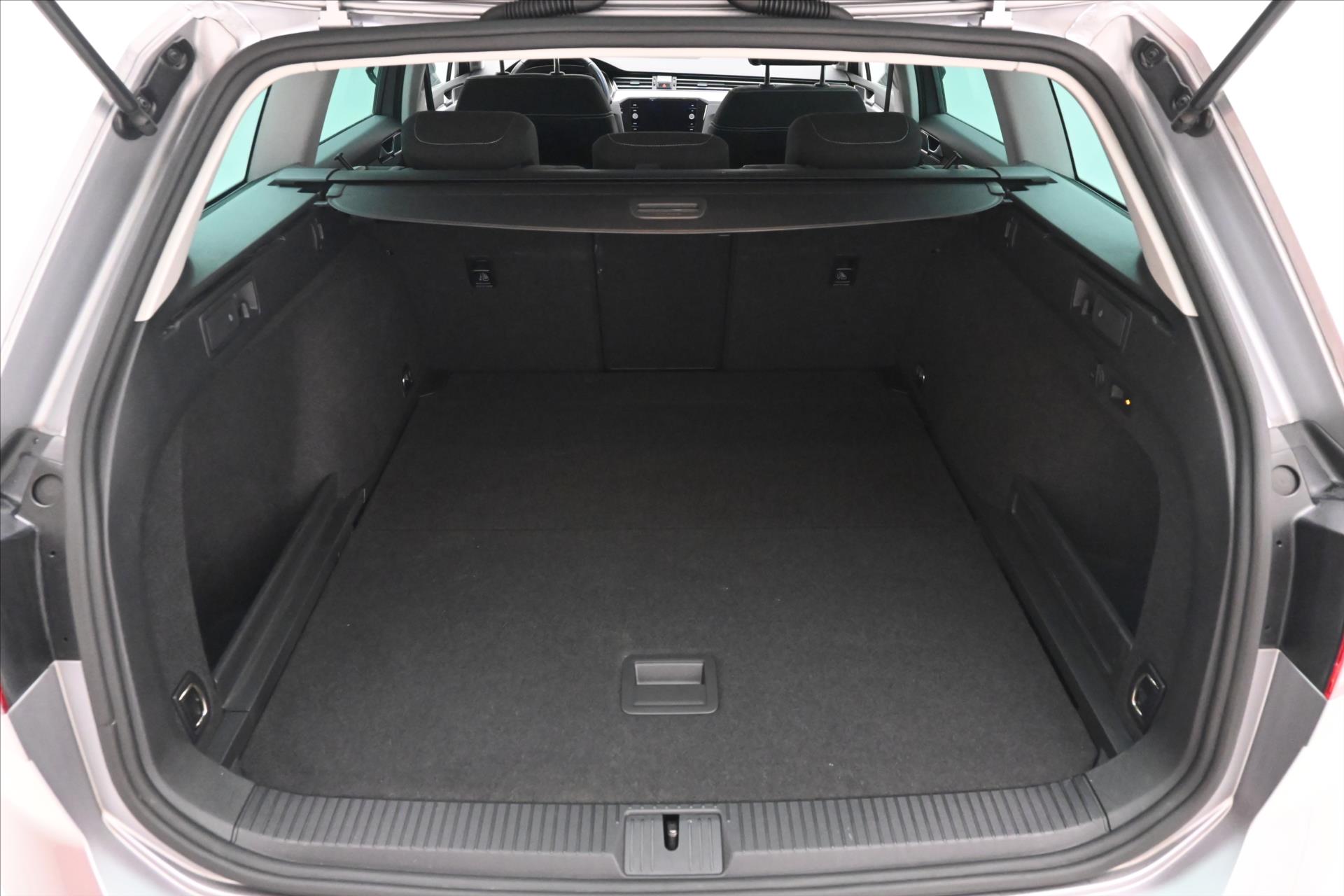 Hlavní fotografie vozu Volkswagen Passat 2,0 TDI 110 KW DSG Business Záruka až 5 let (10)