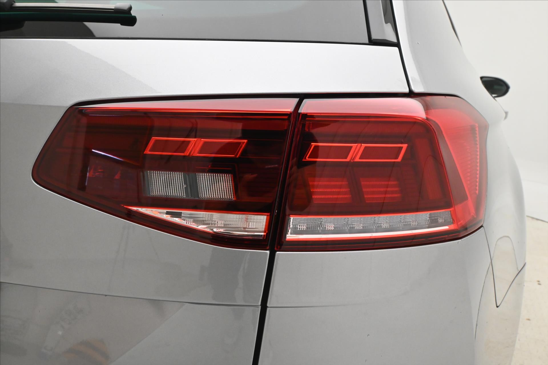 Hlavní fotografie vozu Volkswagen Passat 2,0 TDI 110 KW DSG Business Záruka až 5 let (31)