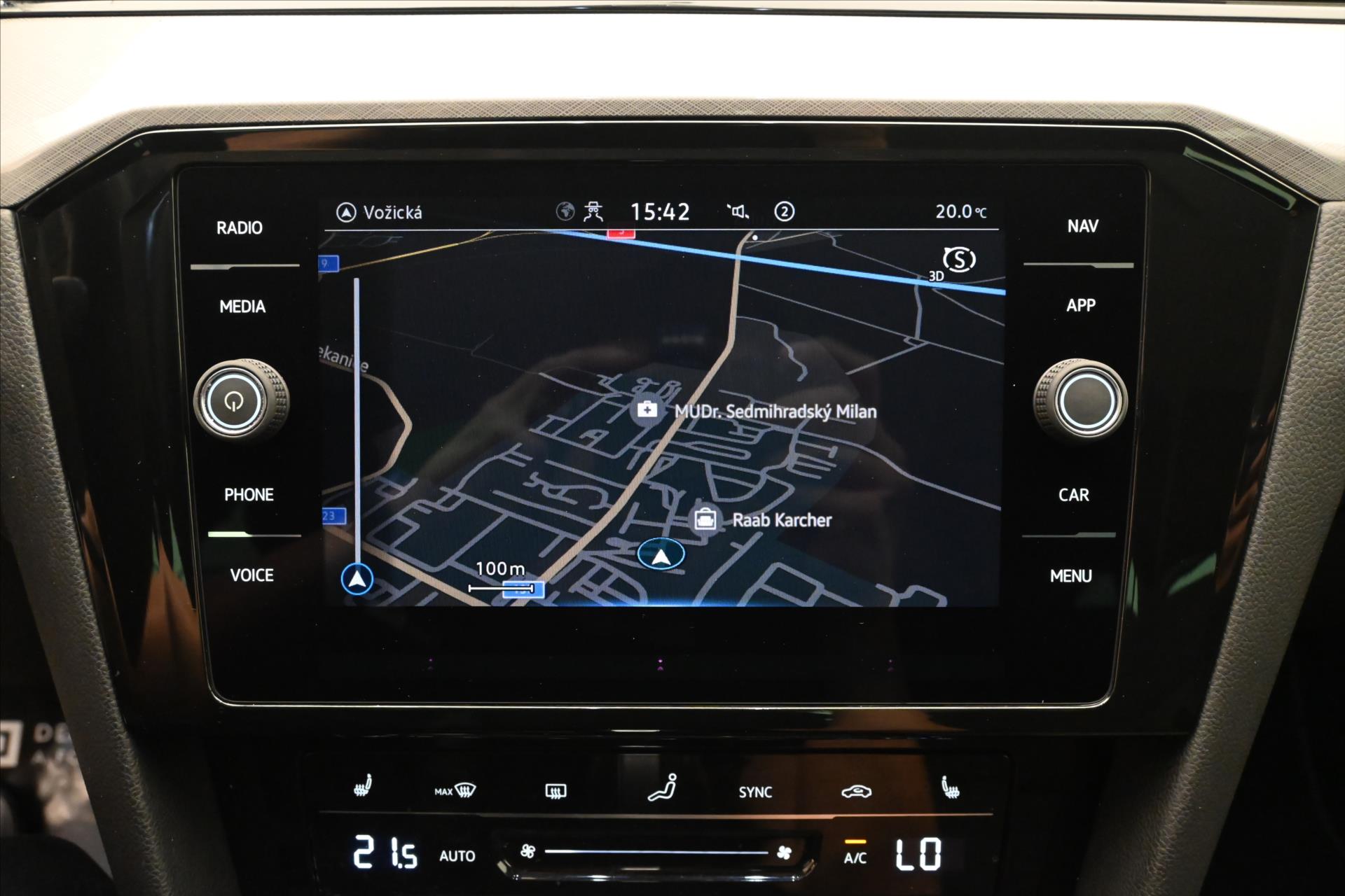 Main photo of the car Volkswagen Passat 2.0 TDI 110KW DSG BUSINESS Warranty up to 5 years (20)