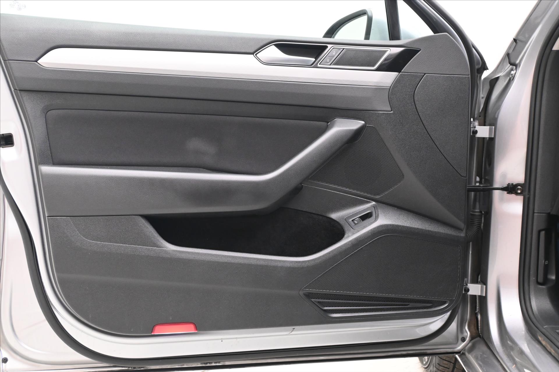 Main photo of the car Volkswagen Passat 2.0 TDI 110KW DSG BUSINESS Warranty up to 5 years (25)